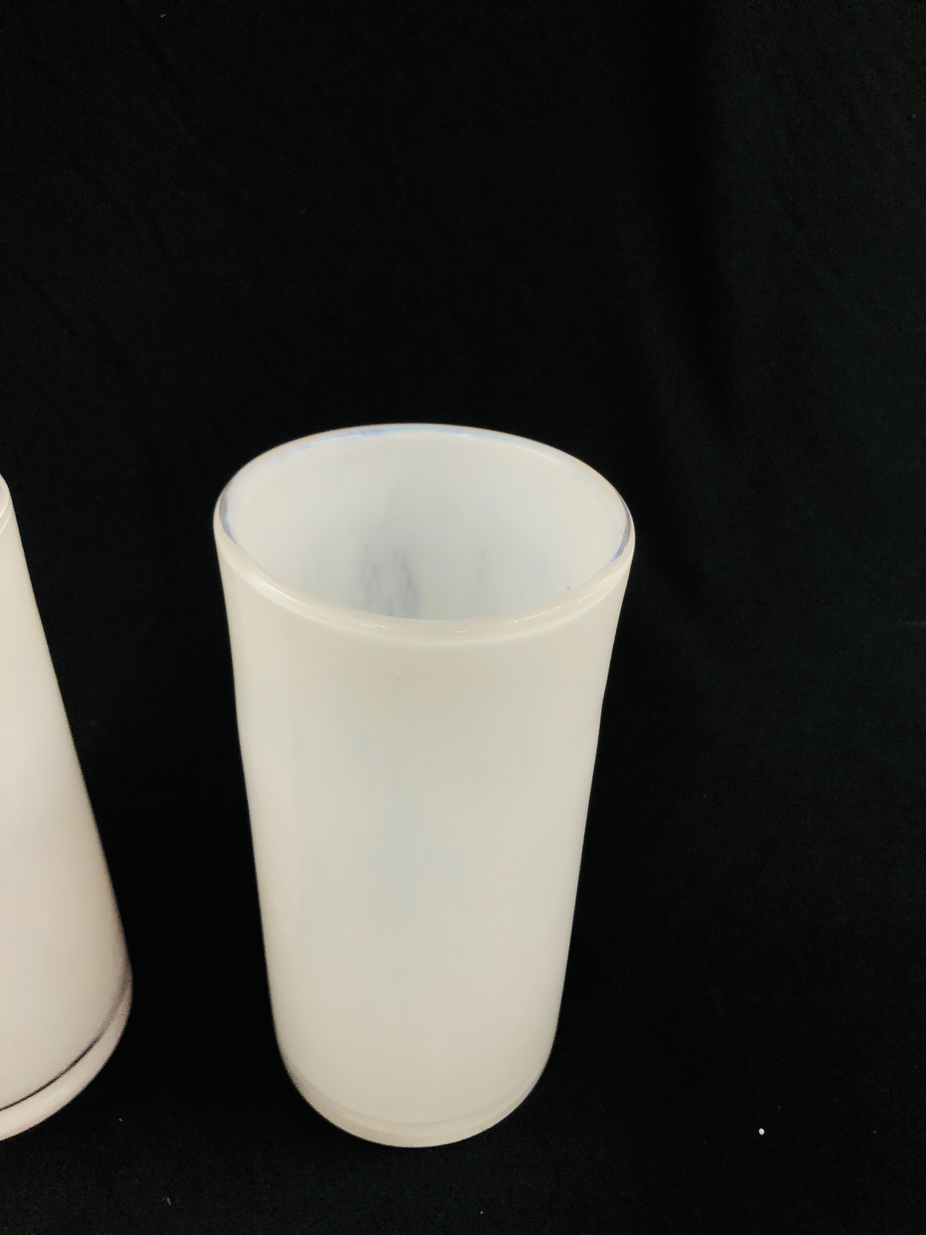A PAIR OF WHITE ART GLASS STUDIO VASES H 24CM. ALONG WITH A SIMILAR CRANBERRY FINISH EXAMPLE H 25CM. - Image 2 of 4