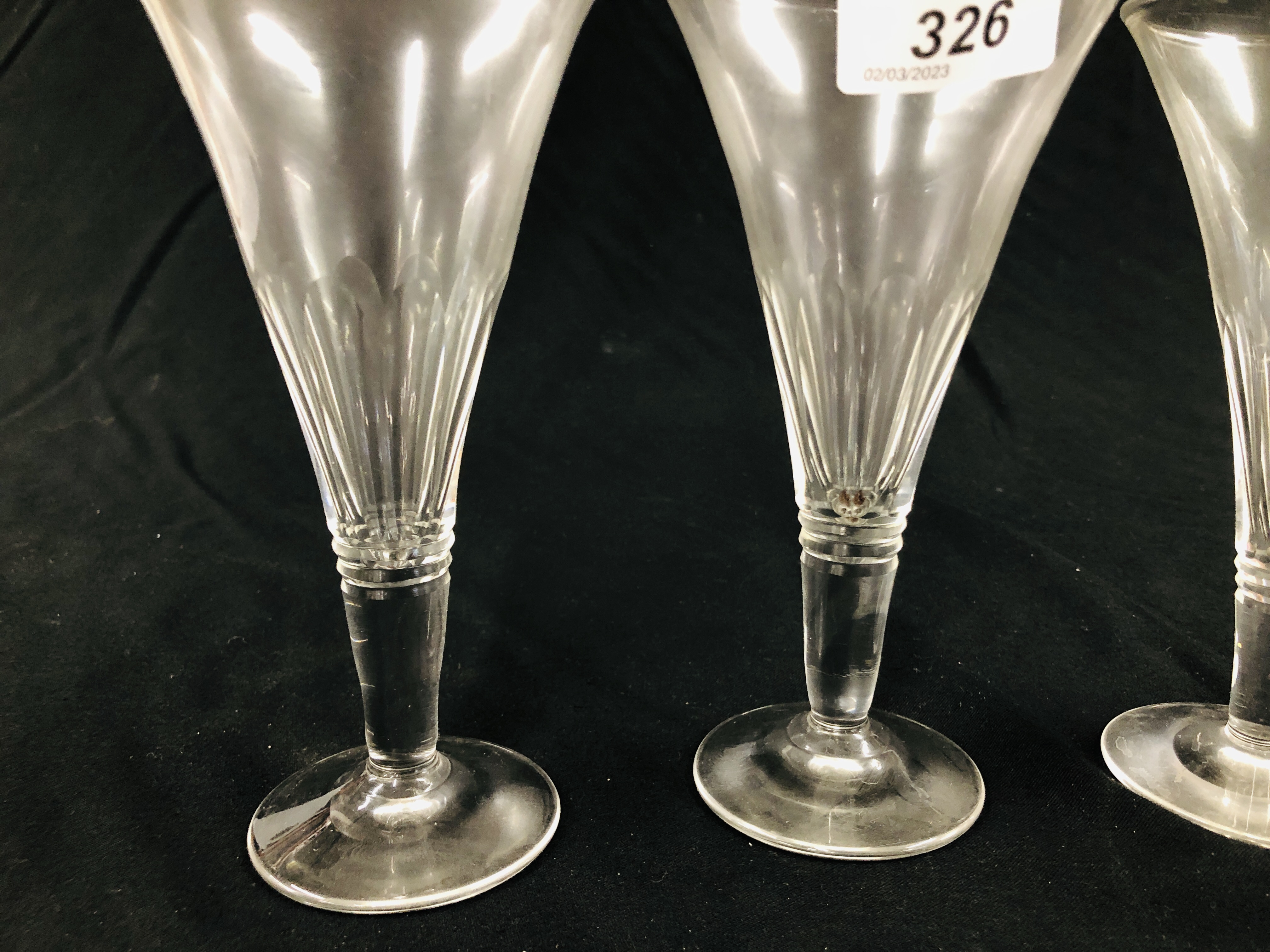 A GROUP OF 5 VINTAGE CONICAL GLASSES, PETAL SLICE CUT PANELS - APPROX H 17.3CM. - Image 6 of 6