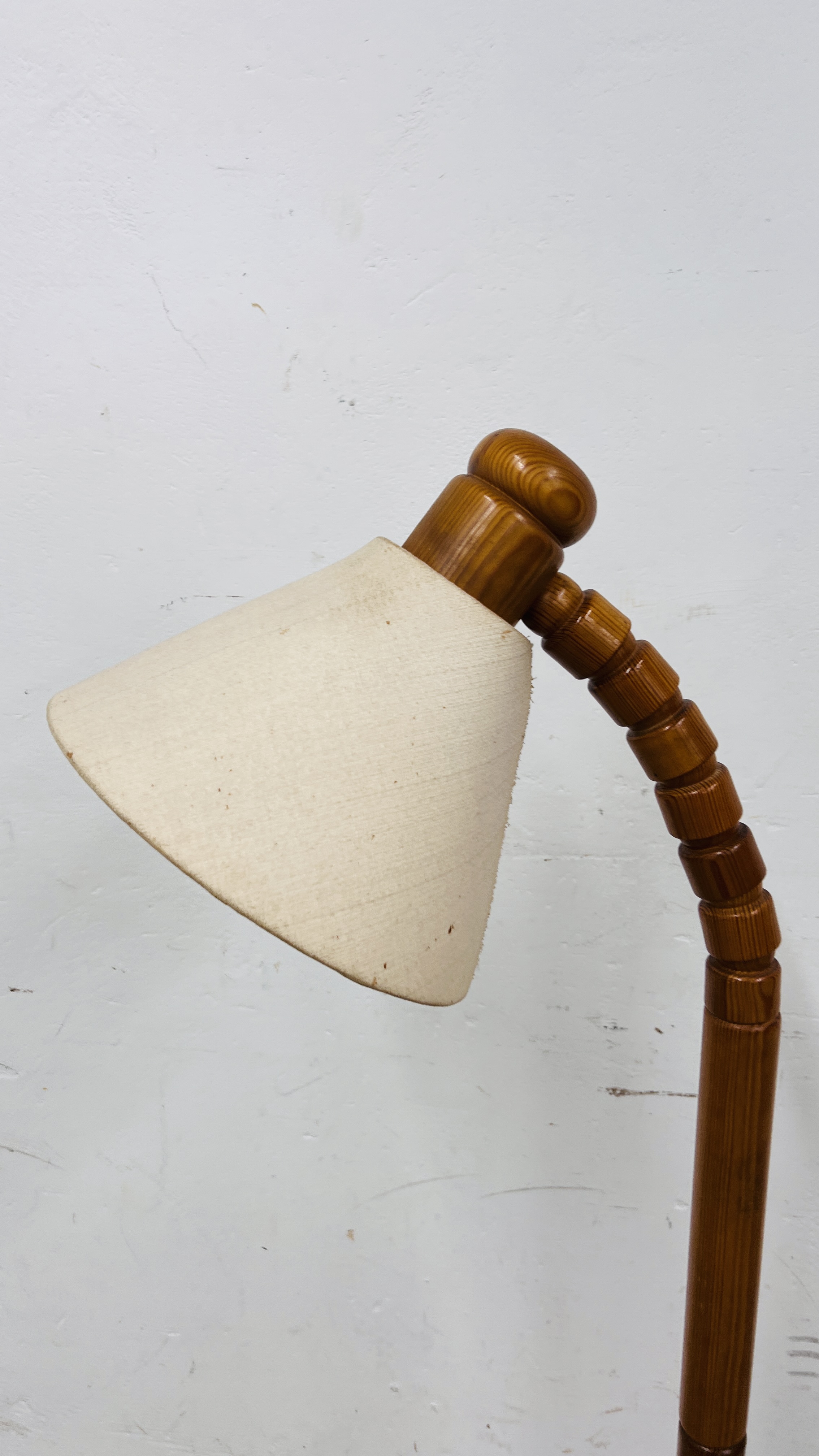 A PINE STANDARD READING LAMP - SOLD AS SEEN. - Image 2 of 4