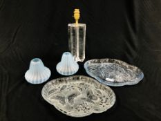 A PAIR OF PALE BLUE GLASS SHADES H 11CM ALONG WITH A PAIR OF ELABORATE BLUE GLASS SHAPED DRESSING