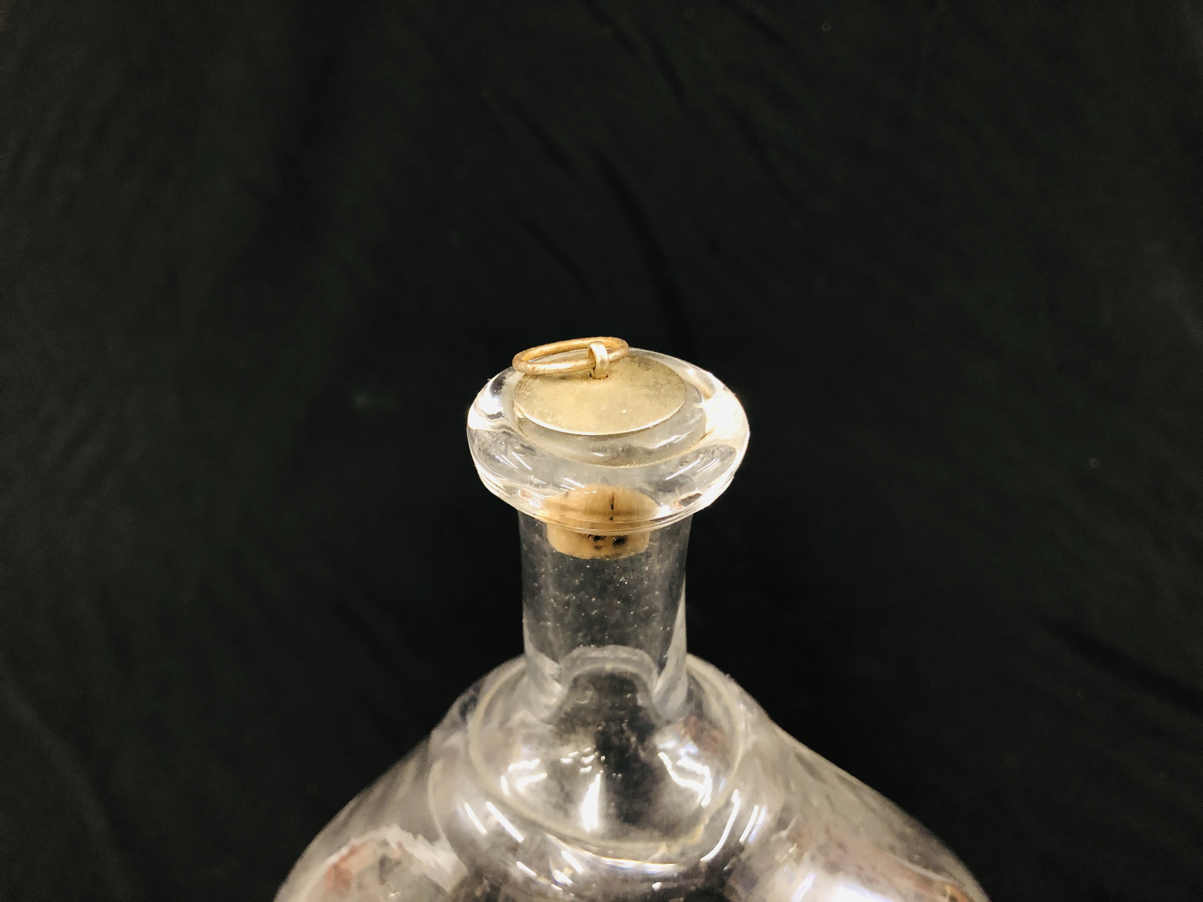 A DANISH MID CENTURY STYLE CLEAR GLASS FLASK DECANTER, - Image 2 of 8