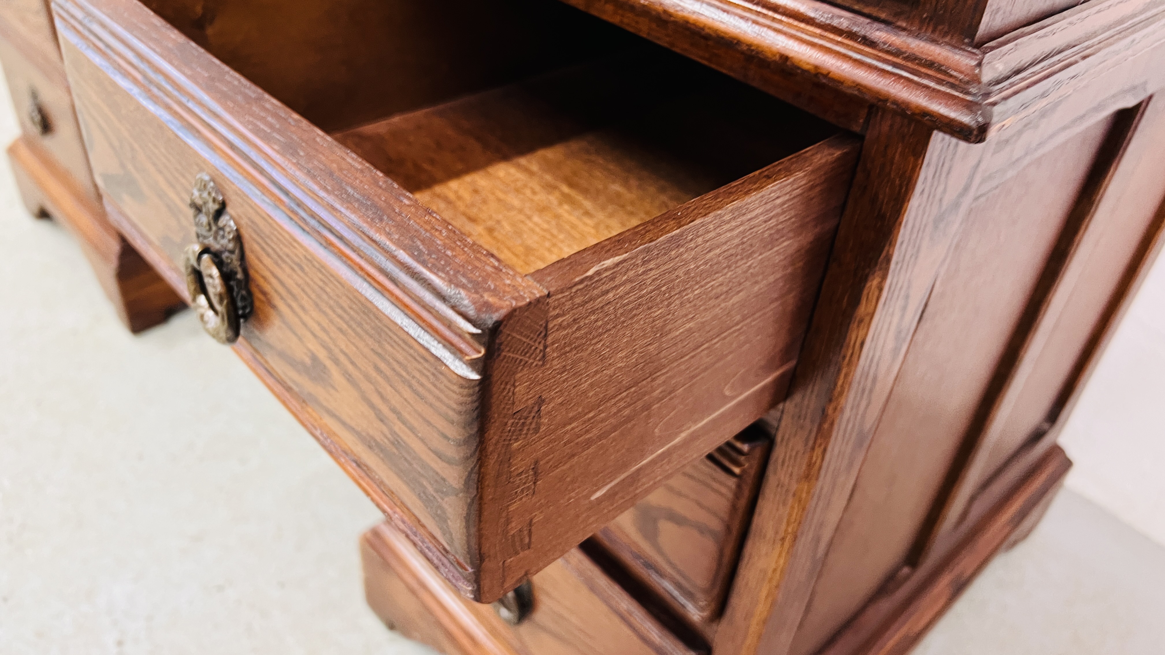 OLD CHARM TWIN PEDESTAL HOME OFFICE DESK WITH TOOLED LEATHER TOP - W 128CM. D 61CM. - Image 12 of 13