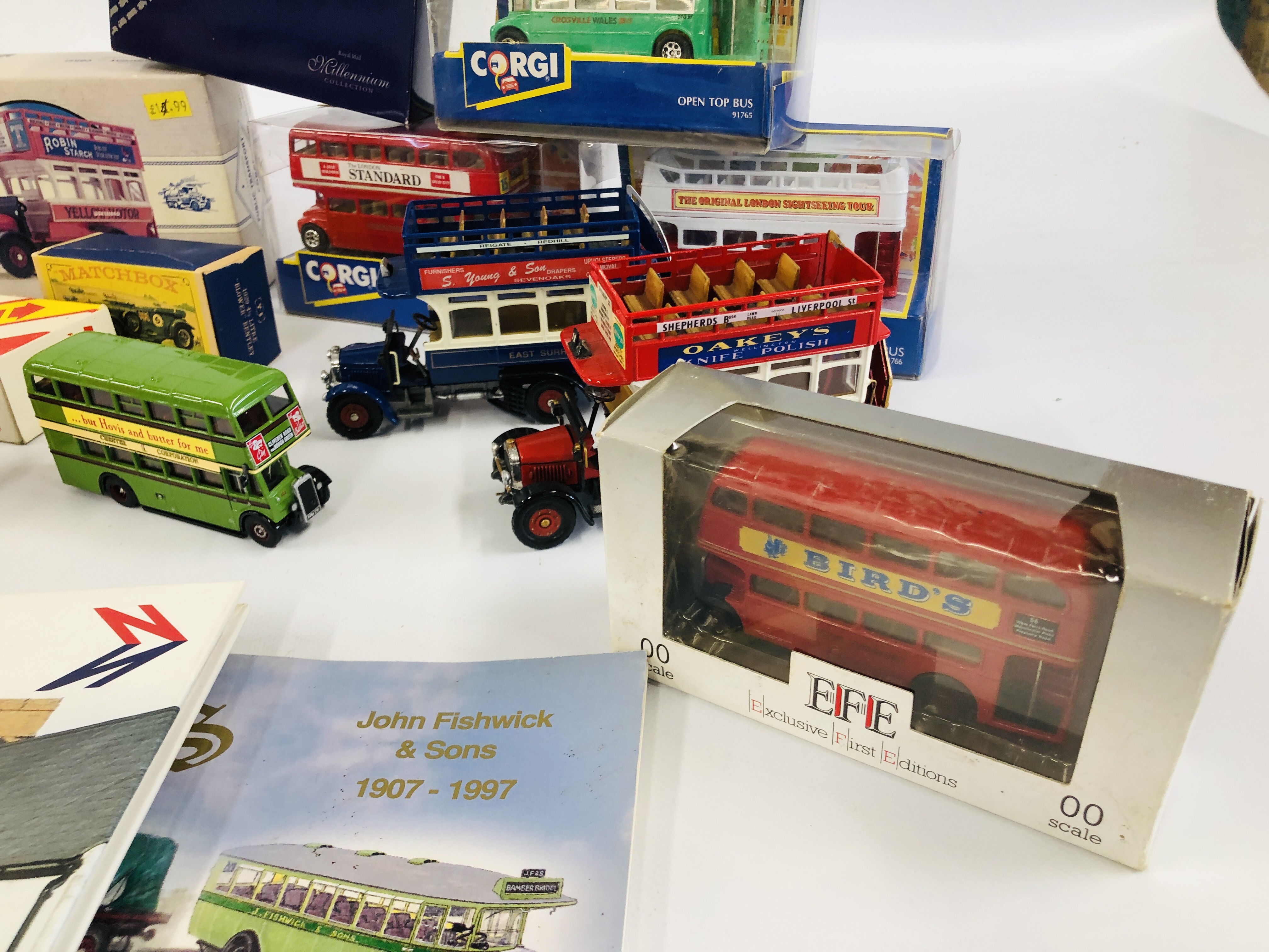 TWO FRUIT BOXES OF MIXED DIECAST BUSSES AND COACHES TO INCLUDE CORGI, MANY BEING BOXED. - Image 2 of 6