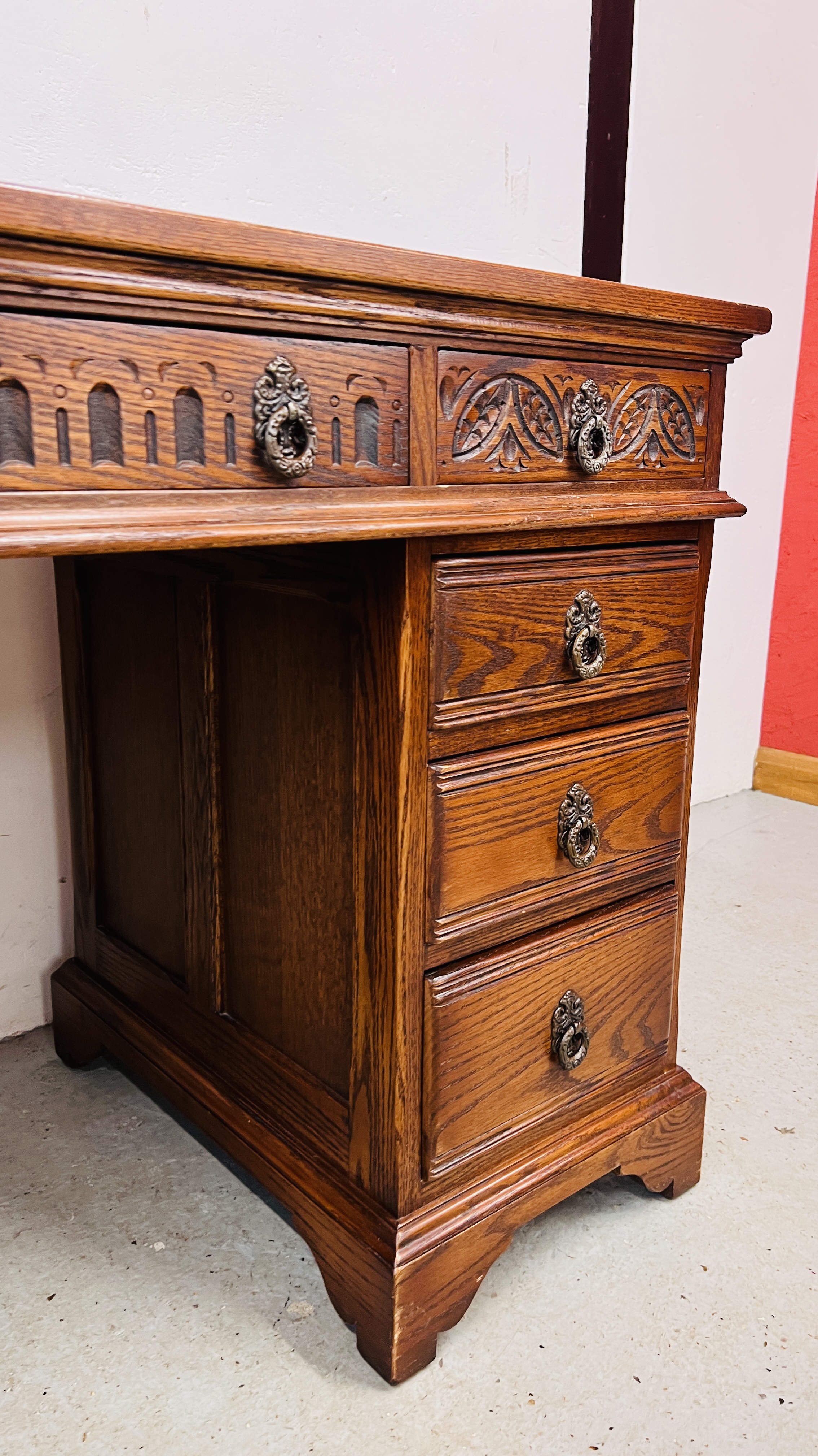 OLD CHARM TWIN PEDESTAL HOME OFFICE DESK WITH TOOLED LEATHER TOP - W 128CM. D 61CM. - Image 7 of 13