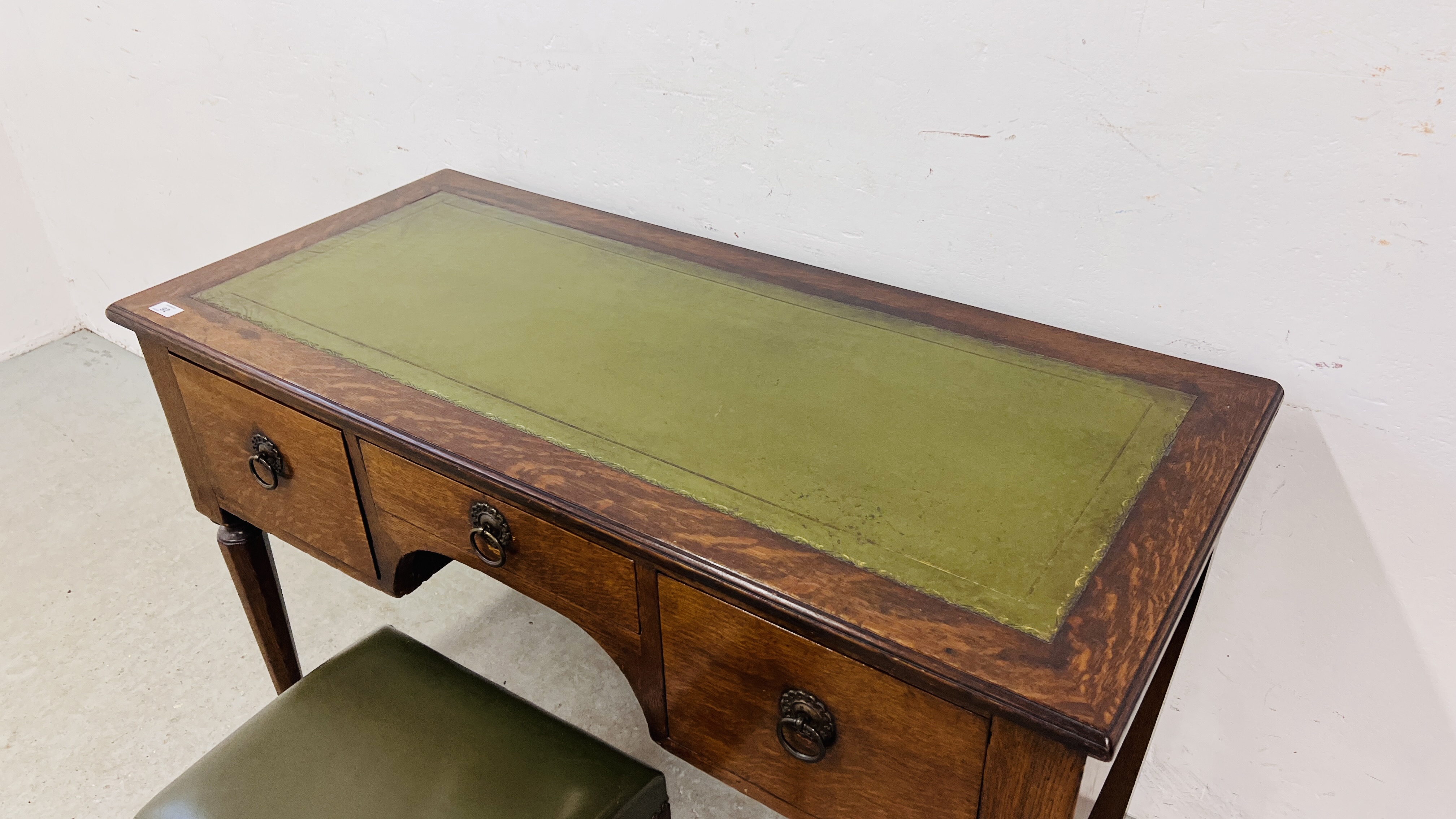 A SOLID OAK THREE DRAWER WRITING DESK WITH GREEN TOOLED LEATHERETTE WRITING SURFACE, W 120CM, - Image 2 of 16