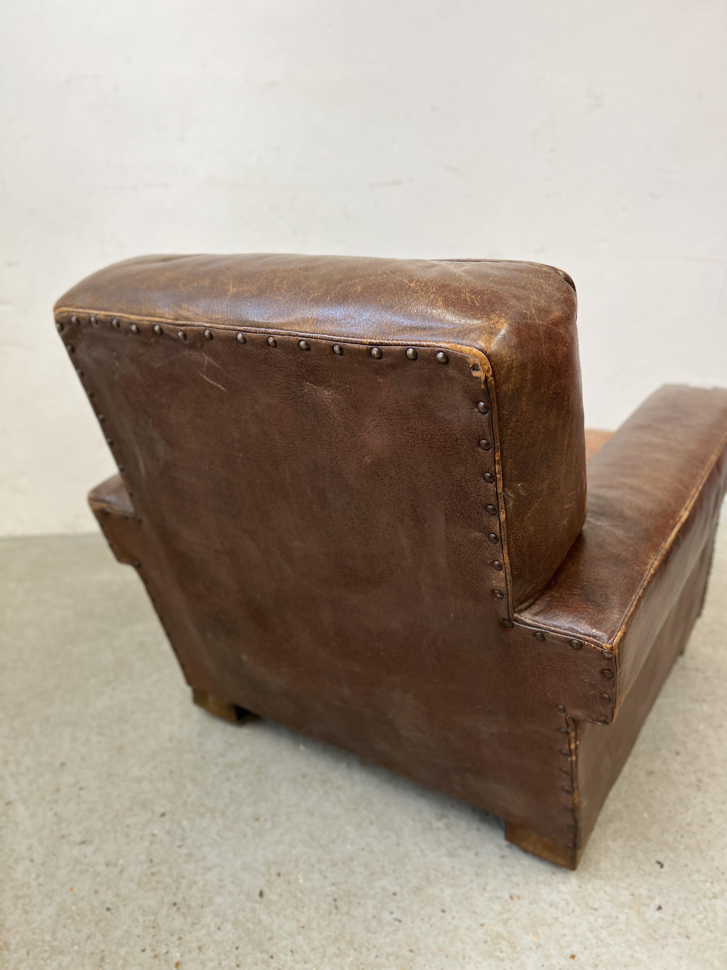 A 1930'S BROWN LEATHER CLUB CHAIR WITH STUDDED DETAIL H 78CM X W 83CM X D 87CM. - Image 10 of 11