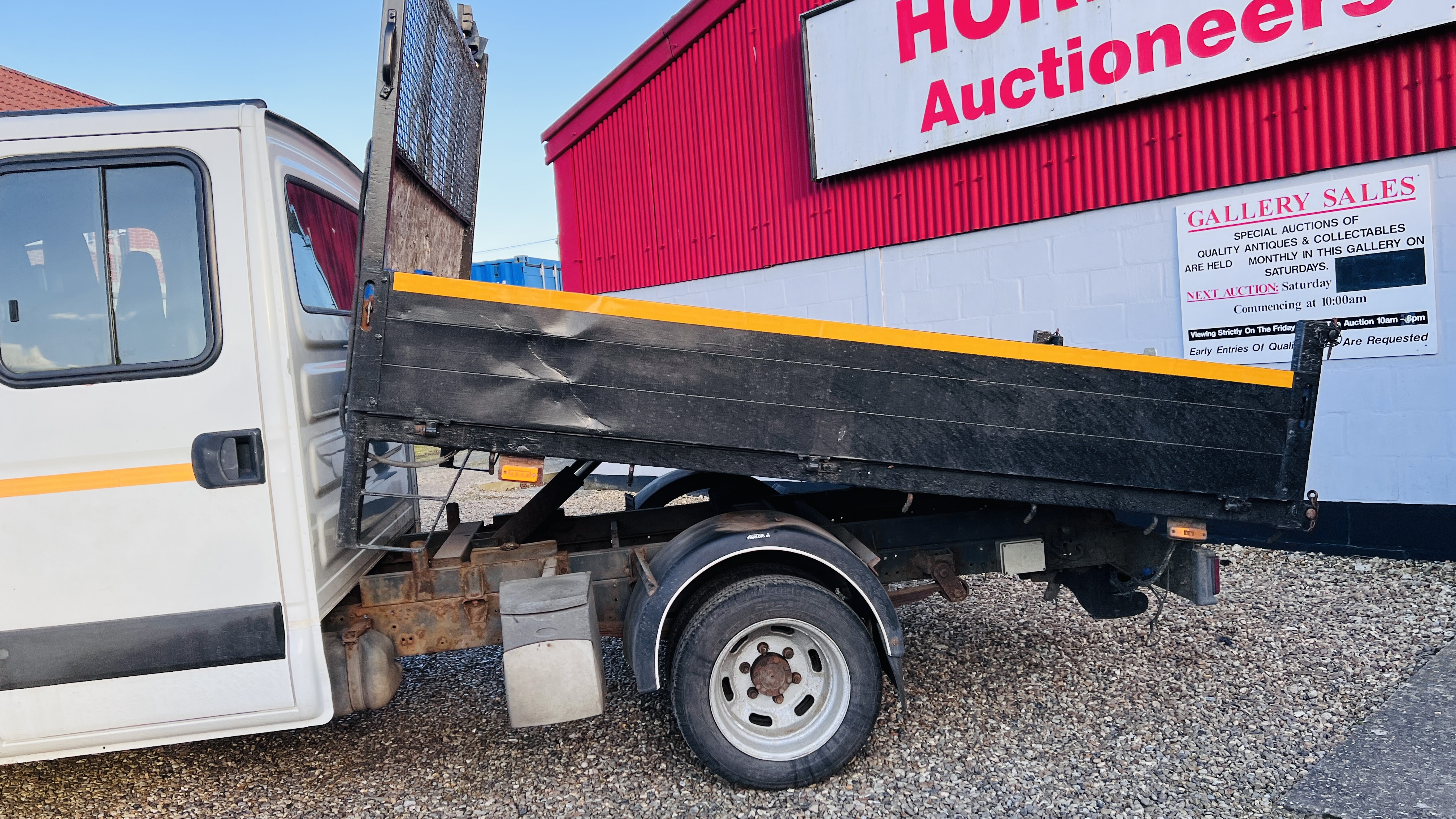 K16 ATC IVECO DAILY 35C11 MWB TIPPER 2287CC DIESEL. FIRST REGISTERED: 29.06.2011. MOT EXPIRY: 07.11. - Image 15 of 18