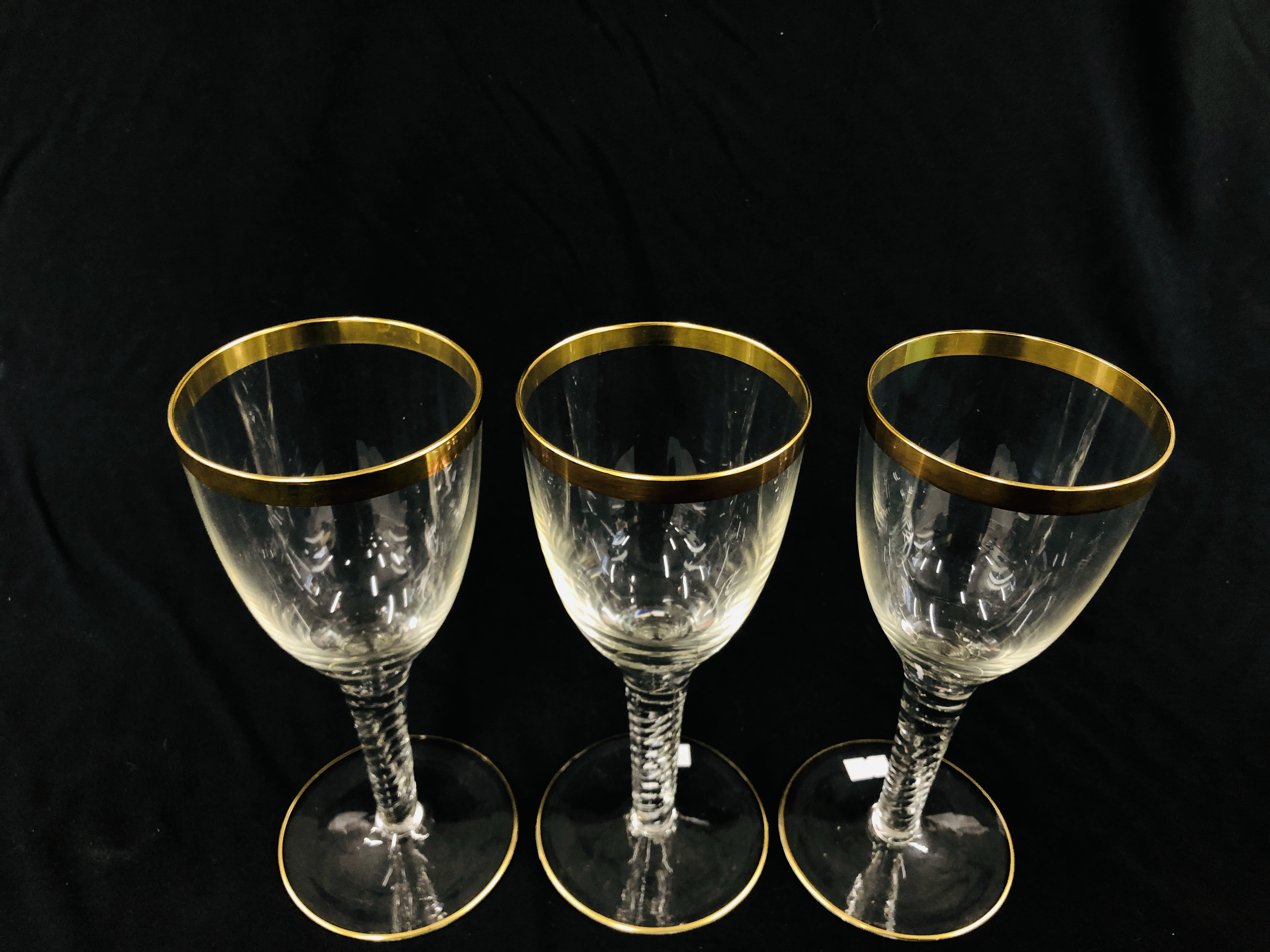 THREE TRUMPET BOWL GLASSES WITH GILDED RIMS. H 24CM. - Image 2 of 7