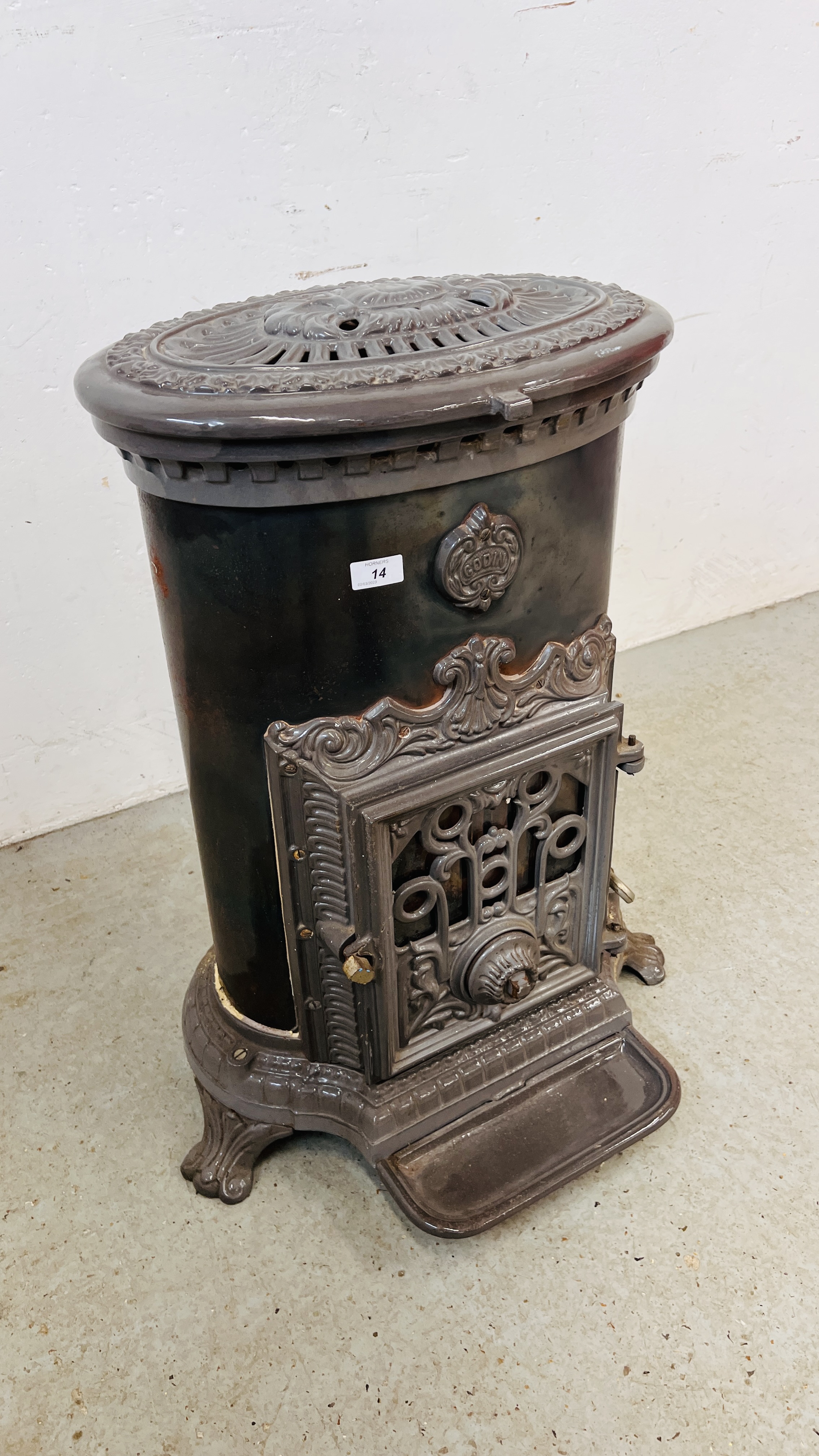 VINTAGE FRENCH GREY CAST ENAMELLED "GODIN" STOVE - H 75CM. - Image 4 of 12