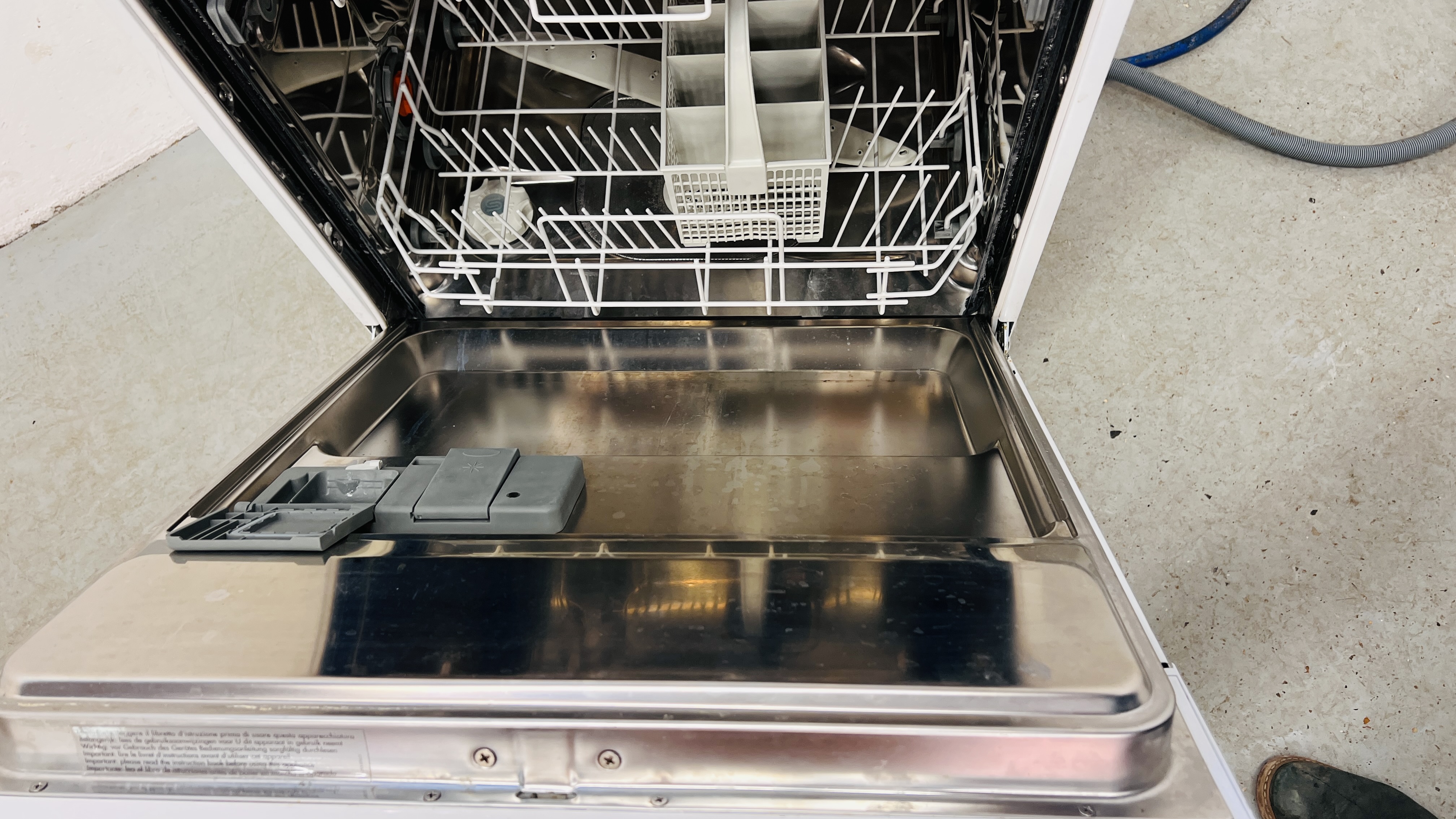 BENDIX BDW 55 DISHWASHER - SOLD AS SEEN. - Image 5 of 6