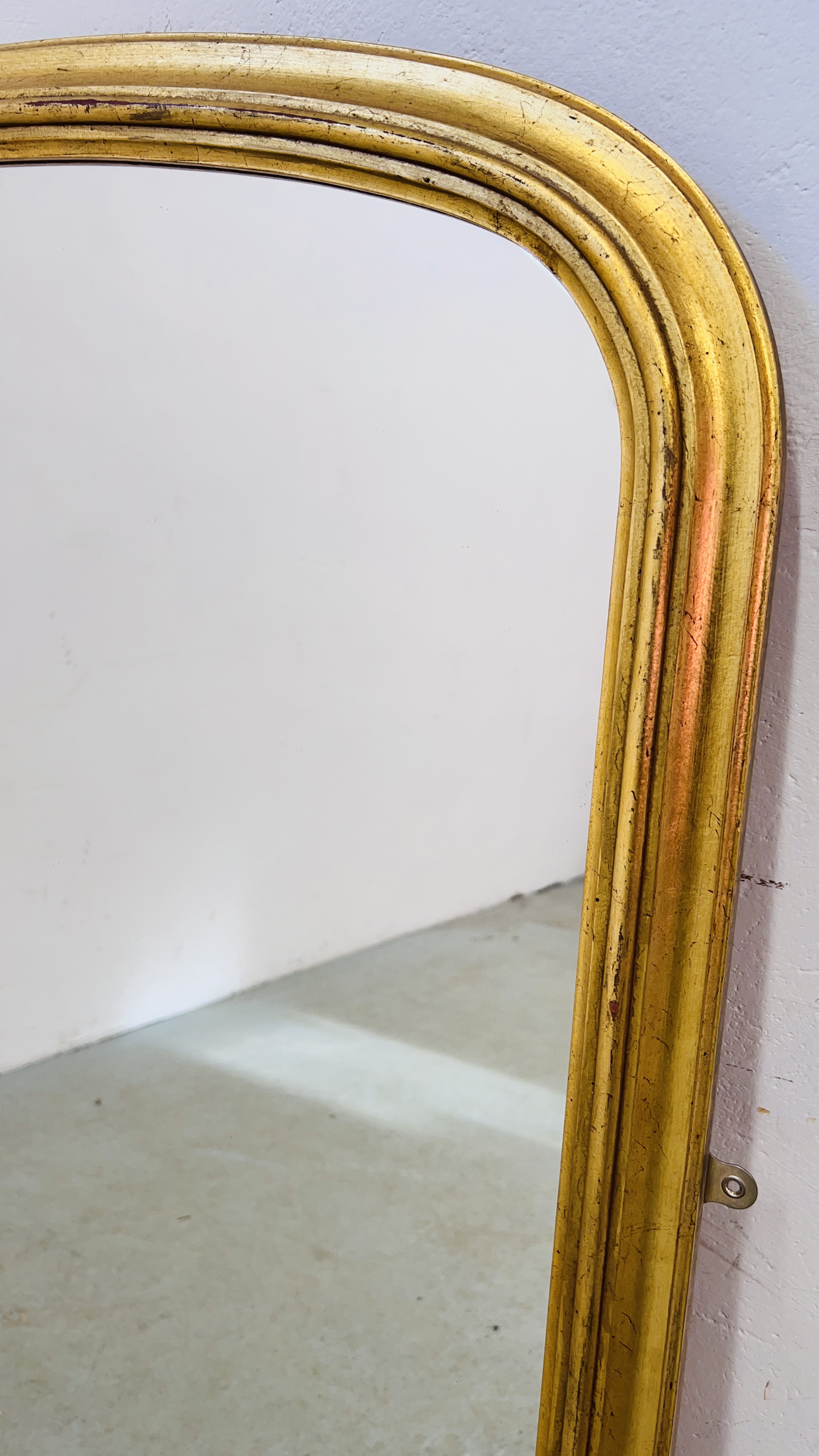 A MODERN GILT ARCHED OVER MANTEL MIRROR 112 X 102CM. - Image 3 of 5