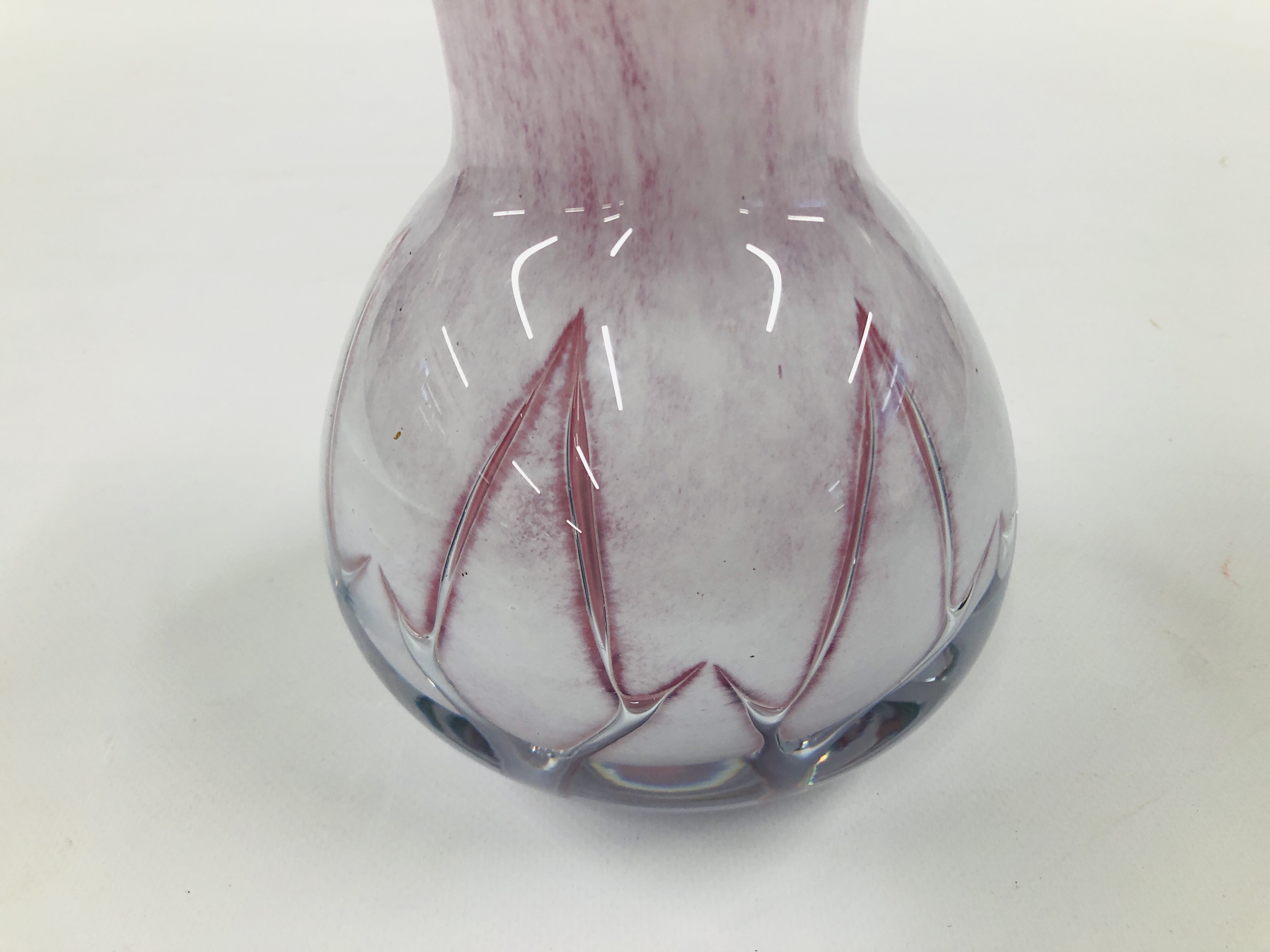 A VASE IN PINK AND CLEAR CRYSTAL OF HIGH NECKED BULBOUS FORM WITH CONTROLLED AIR AND COLOUR - Image 3 of 5