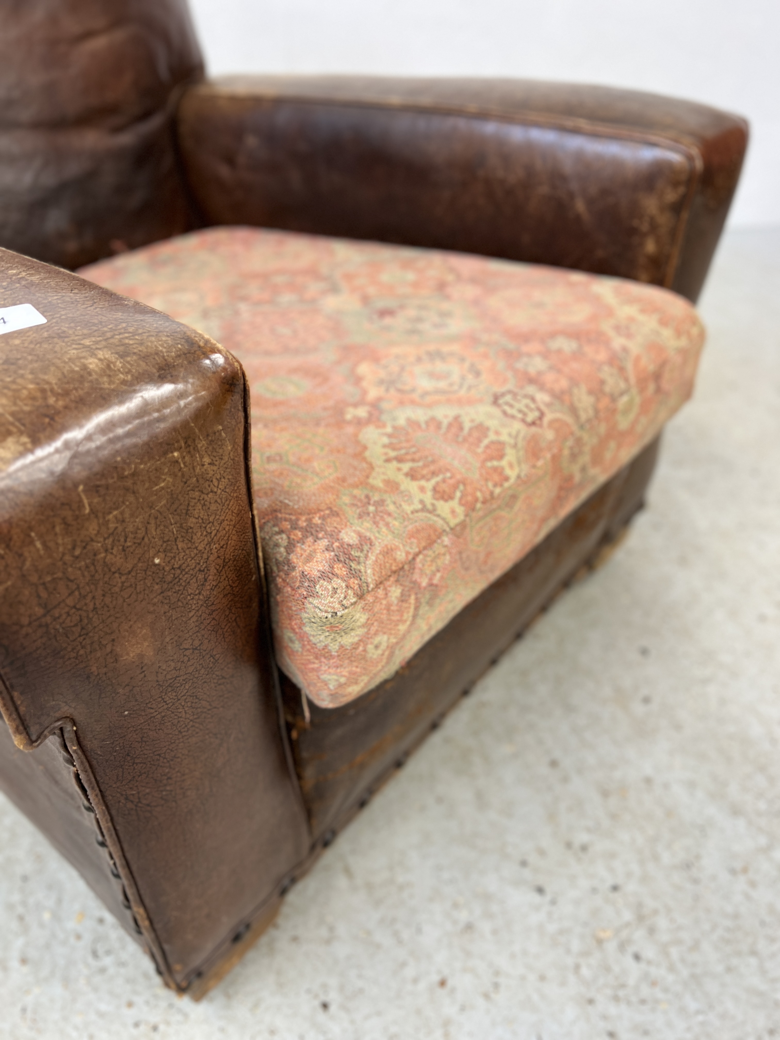 A 1930'S BROWN LEATHER CLUB CHAIR WITH STUDDED DETAIL H 78CM X W 83CM X D 87CM. - Image 4 of 11