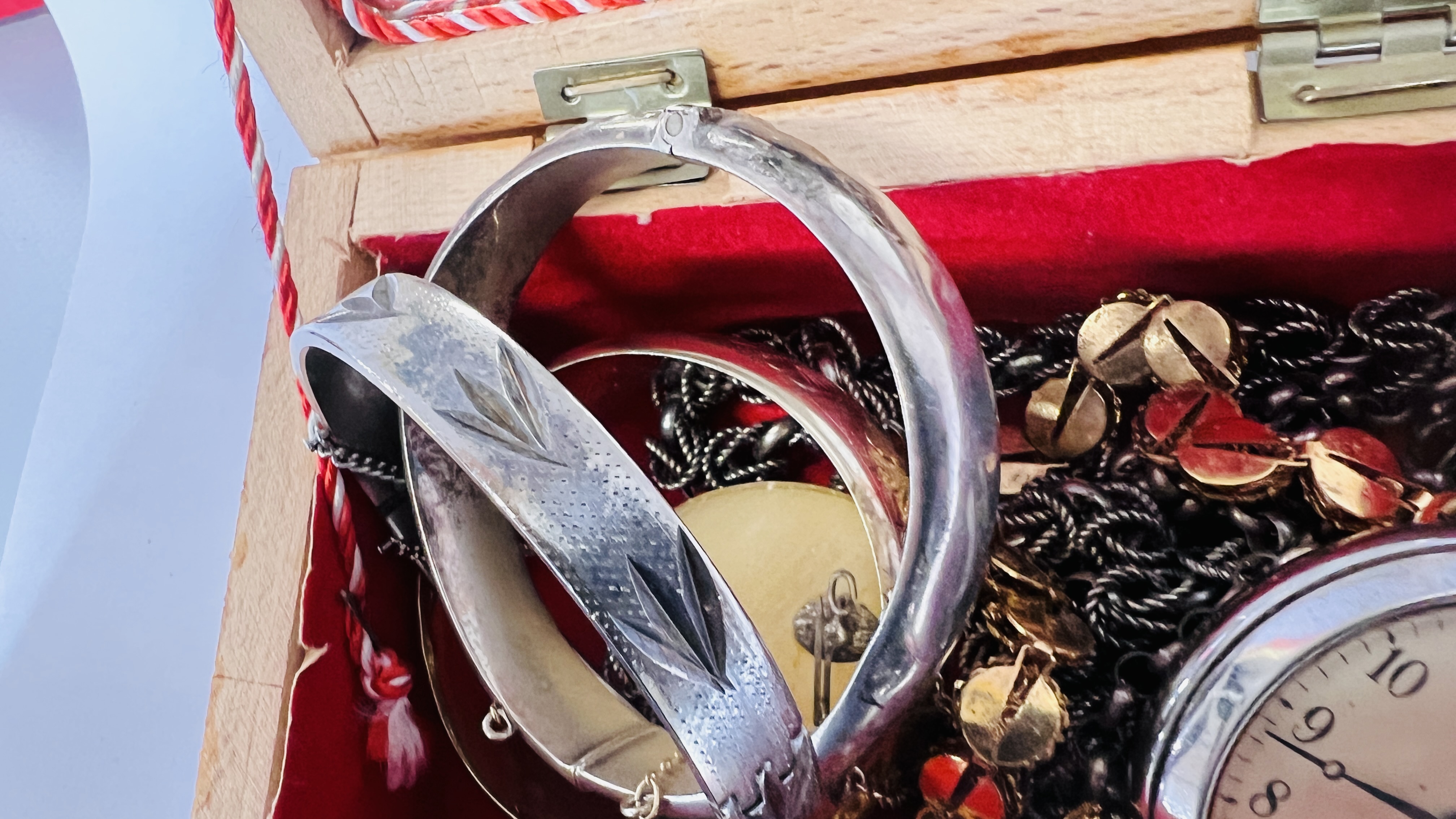 JEWELLERY BOX & CONTENTS TO INCLUDE VINTAGE SILVER HINGED BANGLES, INGERSOLL TRIUMPH POCKET WATCH, - Image 3 of 11