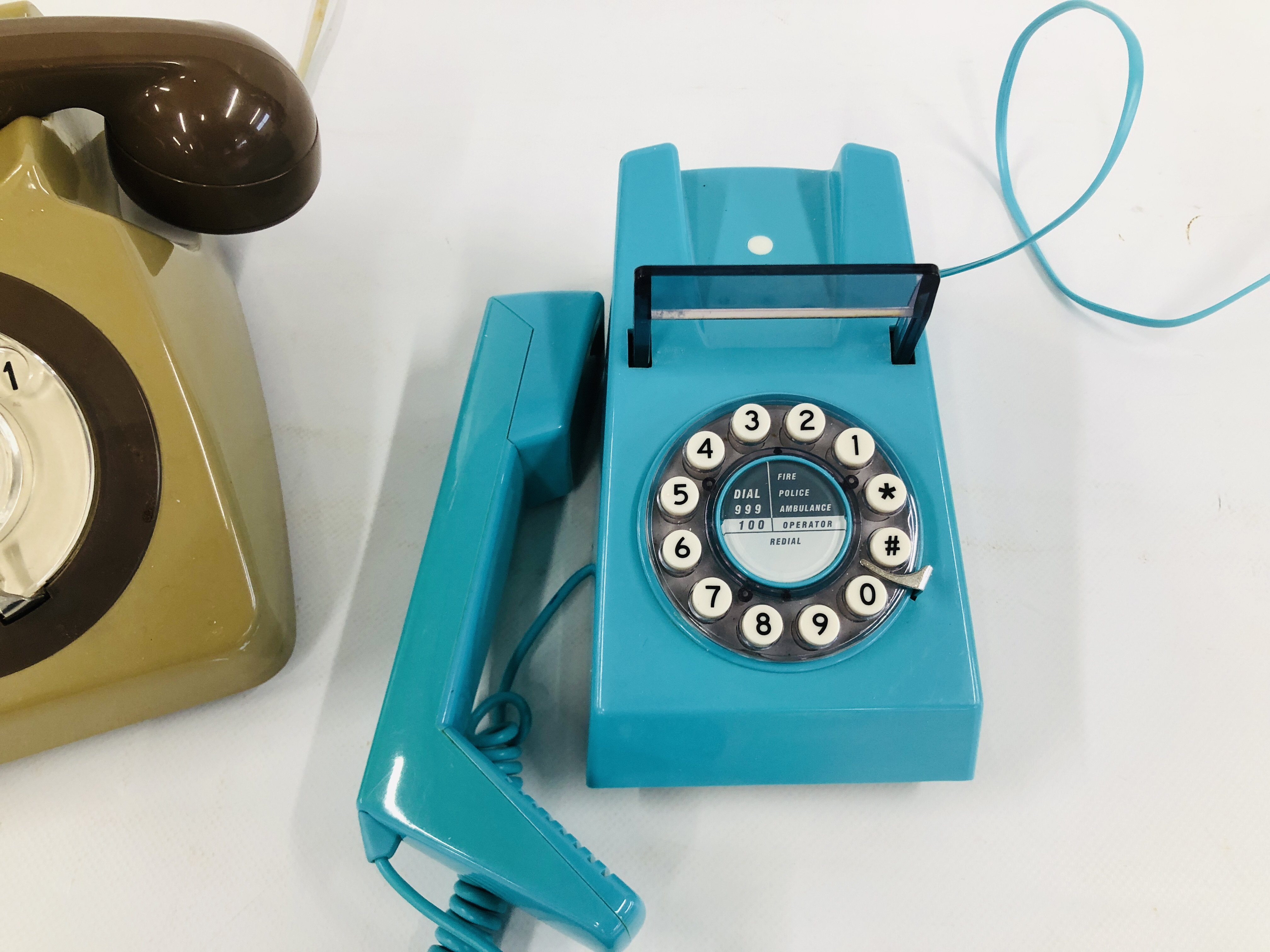 A VINTAGE TELEPHONE AND VINTAGE STYLE TRIMPHONE TELEPHONE - Image 3 of 5