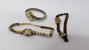 A GROUP OF THREE VINTAGE LADIES WRIST WATCHES TO INCLUDE SMITHS & MUDU ALONG WITH A GOLD CASED