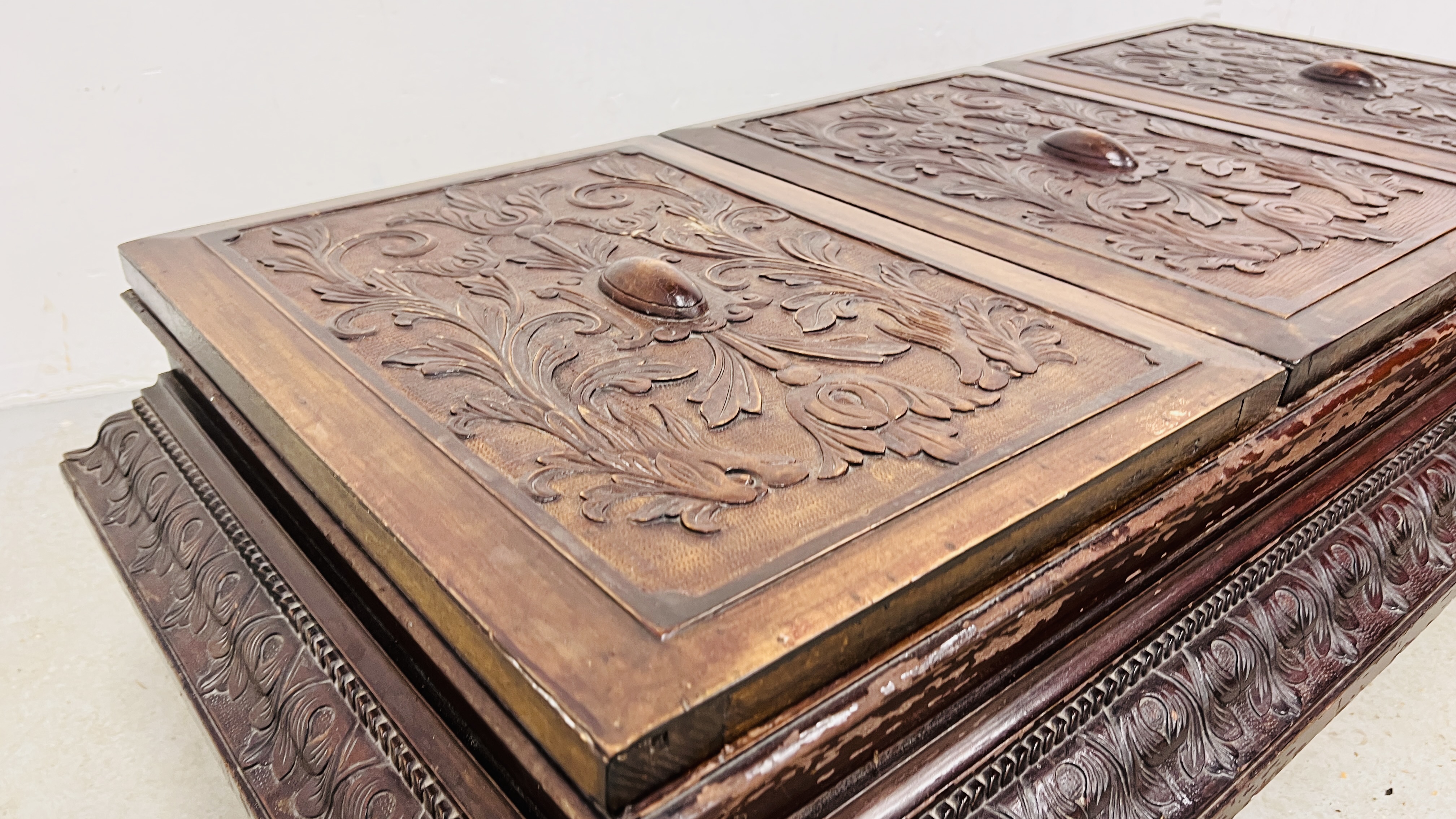 A CARVED VINTAGE THREE PANELLED TOP LOW CHEST, W 135CM, D 66CM, H 42CM WITH EACH LID BEING 40. - Image 5 of 13