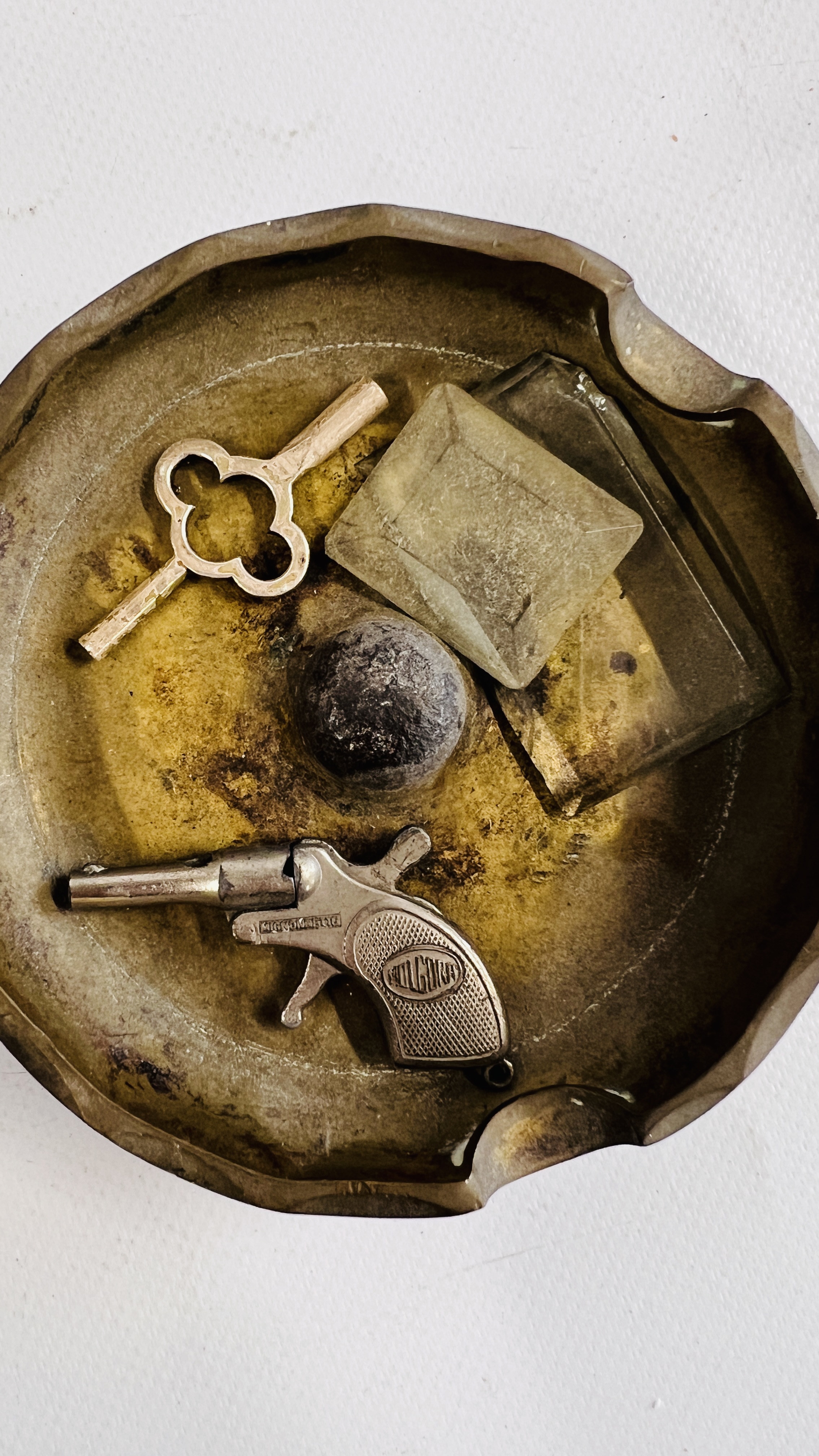 BRASS TRENCH ART ASHTRAY, VINTAGE CERAMIC INKWELL, BRASS TOP MARKED CF AND CLE, - Image 9 of 9