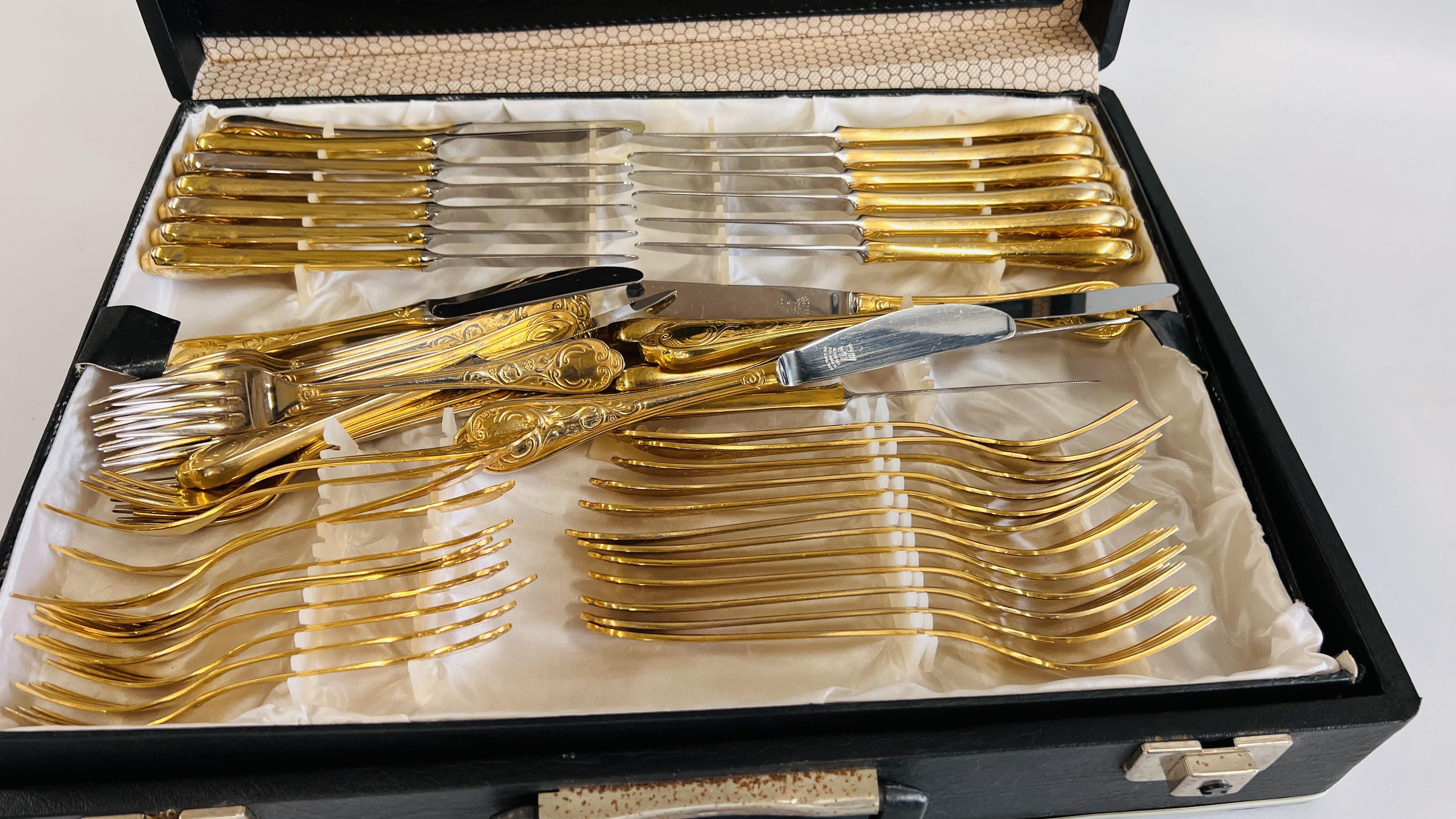 A VINTAGE "ROSTFREI SOLINGEN" GERMAN CUTLERY SET APPROX 119 PIECES, INCOMPLETE. - Image 2 of 3