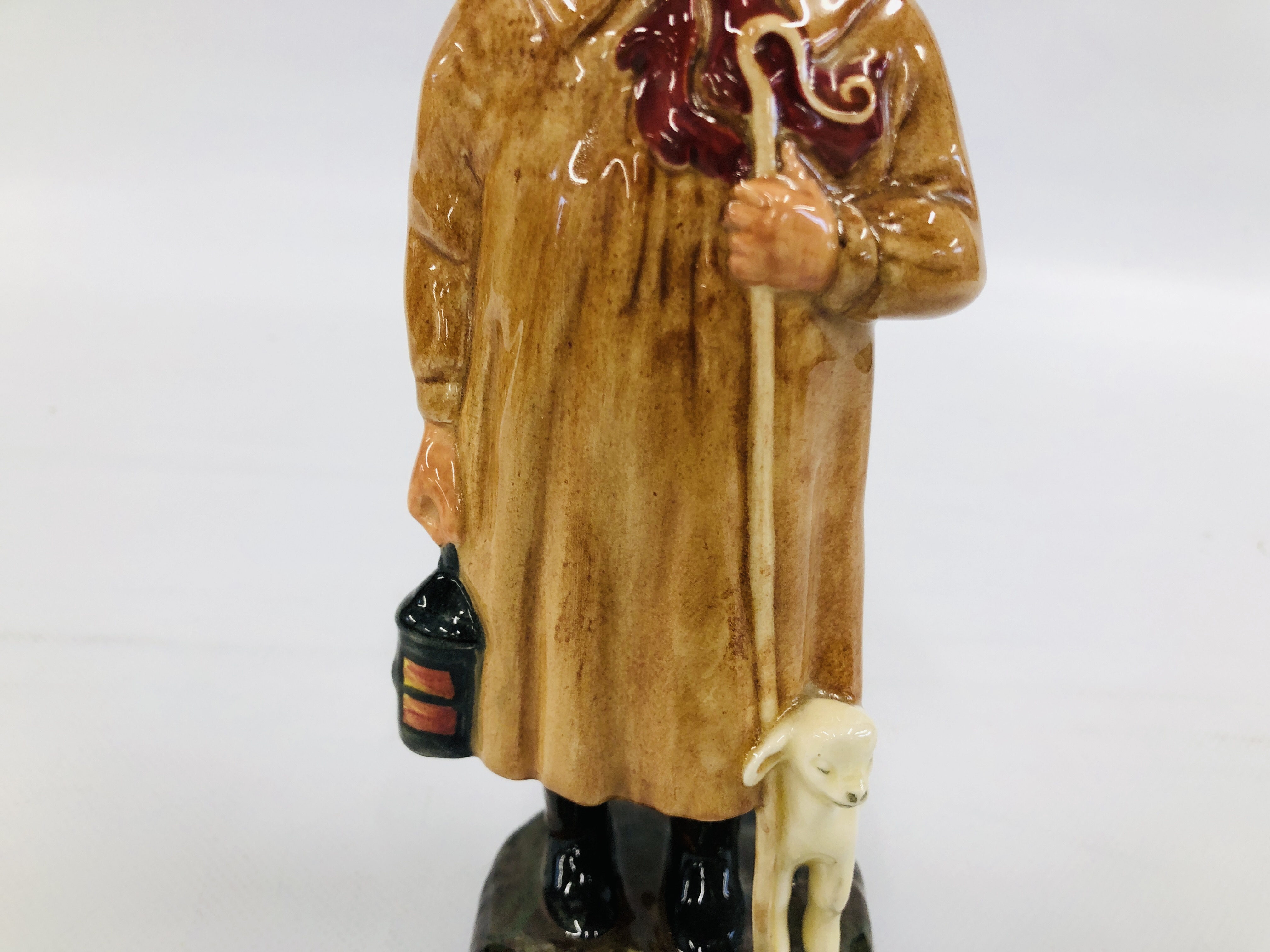 ROYAL DOULTON FIGURE OF "THE SHEPHERD" H.N. 1975 R NO. 842485 22CM H. - Image 3 of 7