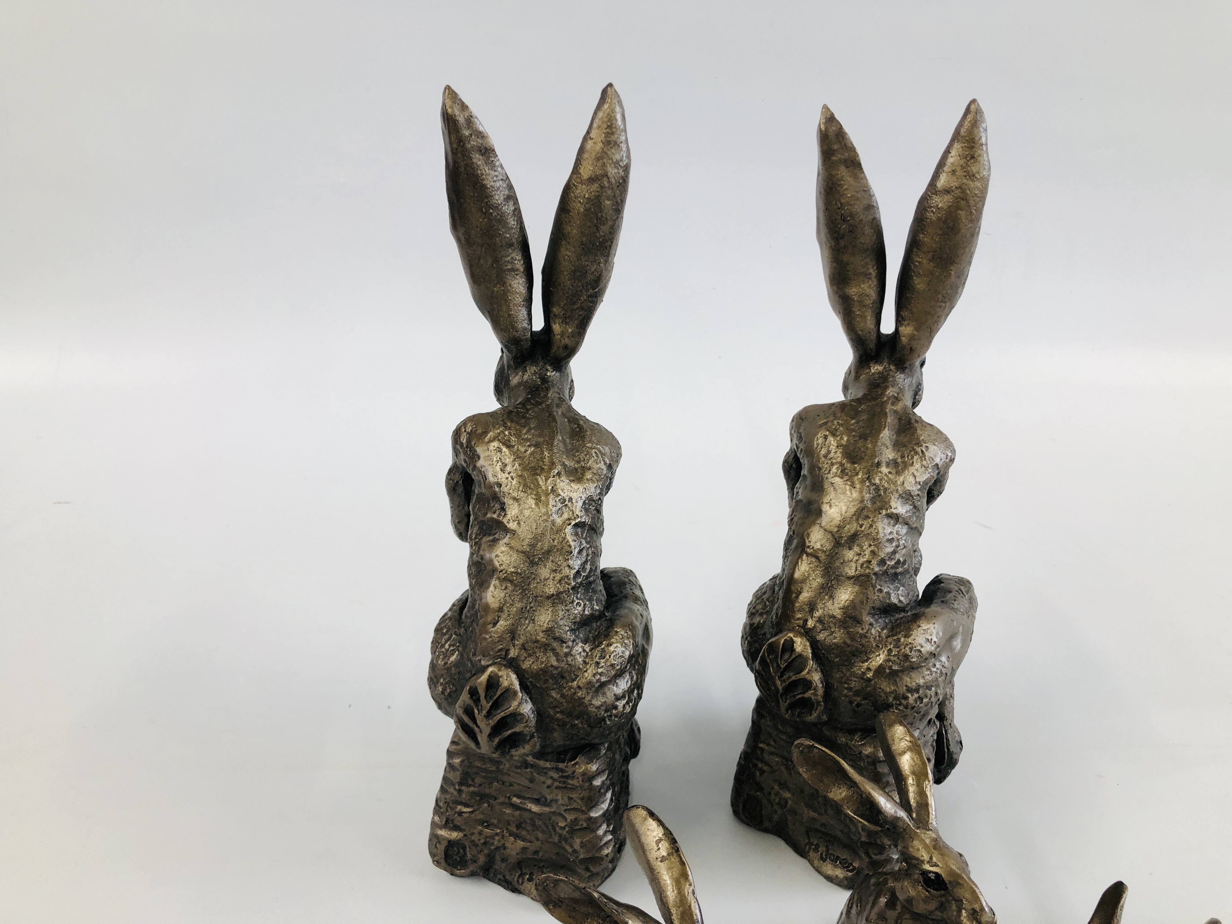 THREE PAIRS OF COMPOSITE HARE SCULPTURES BY "FRITH SCULPTURE" TO INCLUDE HARVEY HARE AND THE - Image 6 of 8