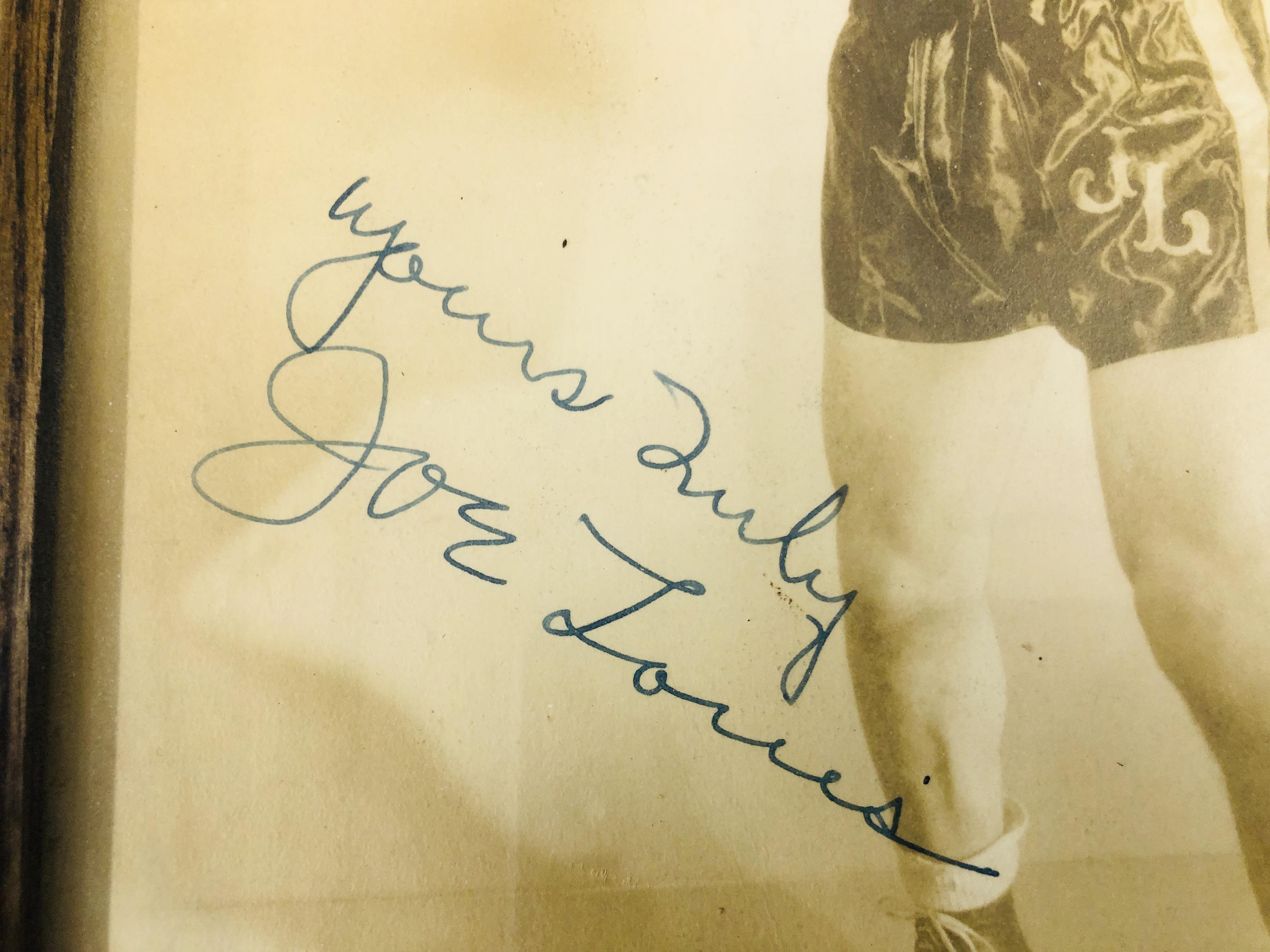 SIGNED VINTAGE PHOTOGRAPH BEARING SIGNATURE "JOE LOUIS" YOURS TRULY, H 22CM X W 16.5CM. - Image 2 of 5