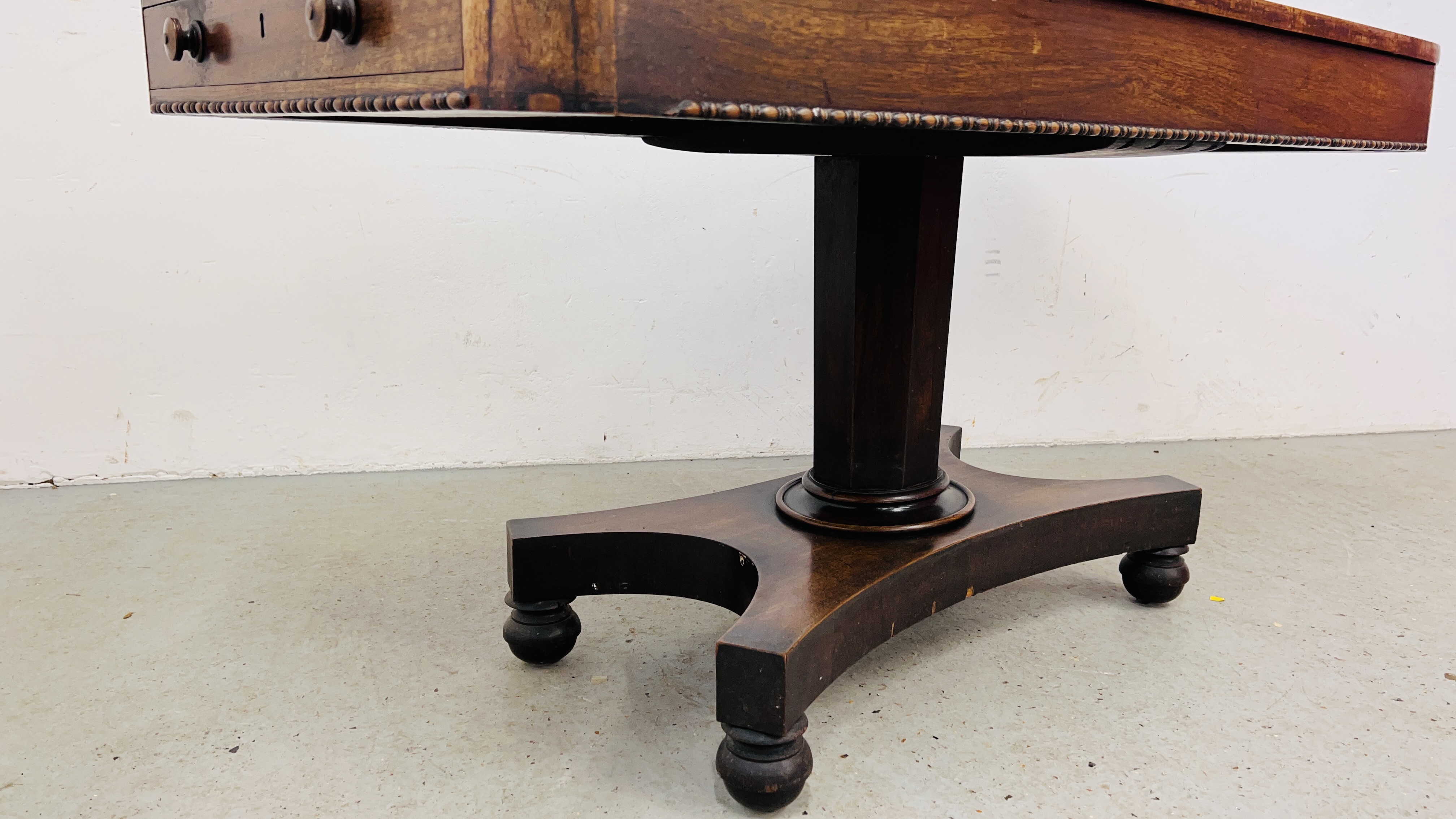 A REGENCY MAHOGANY OCCASIONAL TABLE ON PLATFORM BASE - W 141CM X D 70CM X H 72CM. - Image 11 of 11