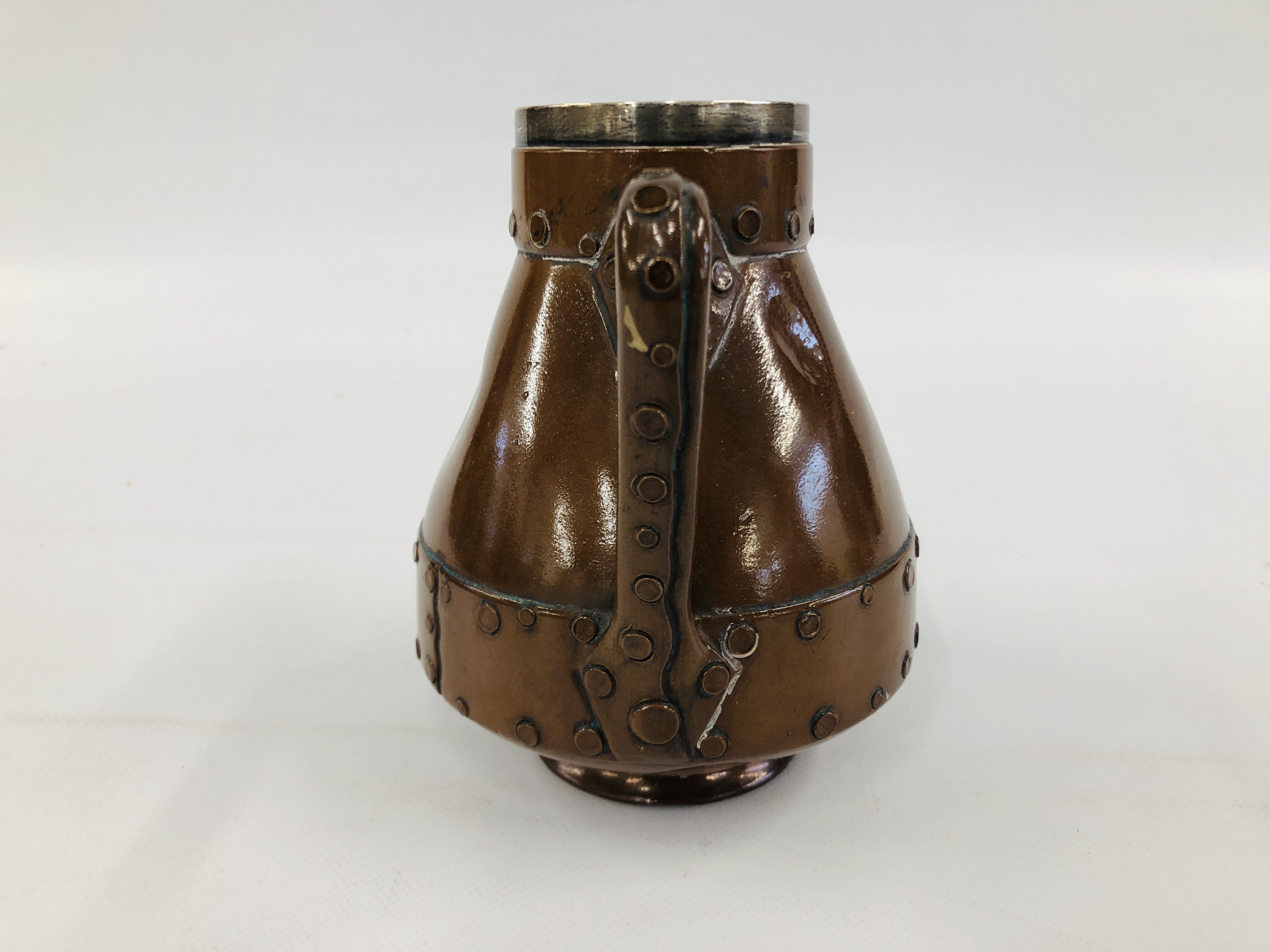A DOULTON LAMBETH ARTS & CRAFT SILICON ENGLAND 9281 JUG IN THE GLAZED COPPER STYLE WITH SILVER RIM - Image 6 of 7