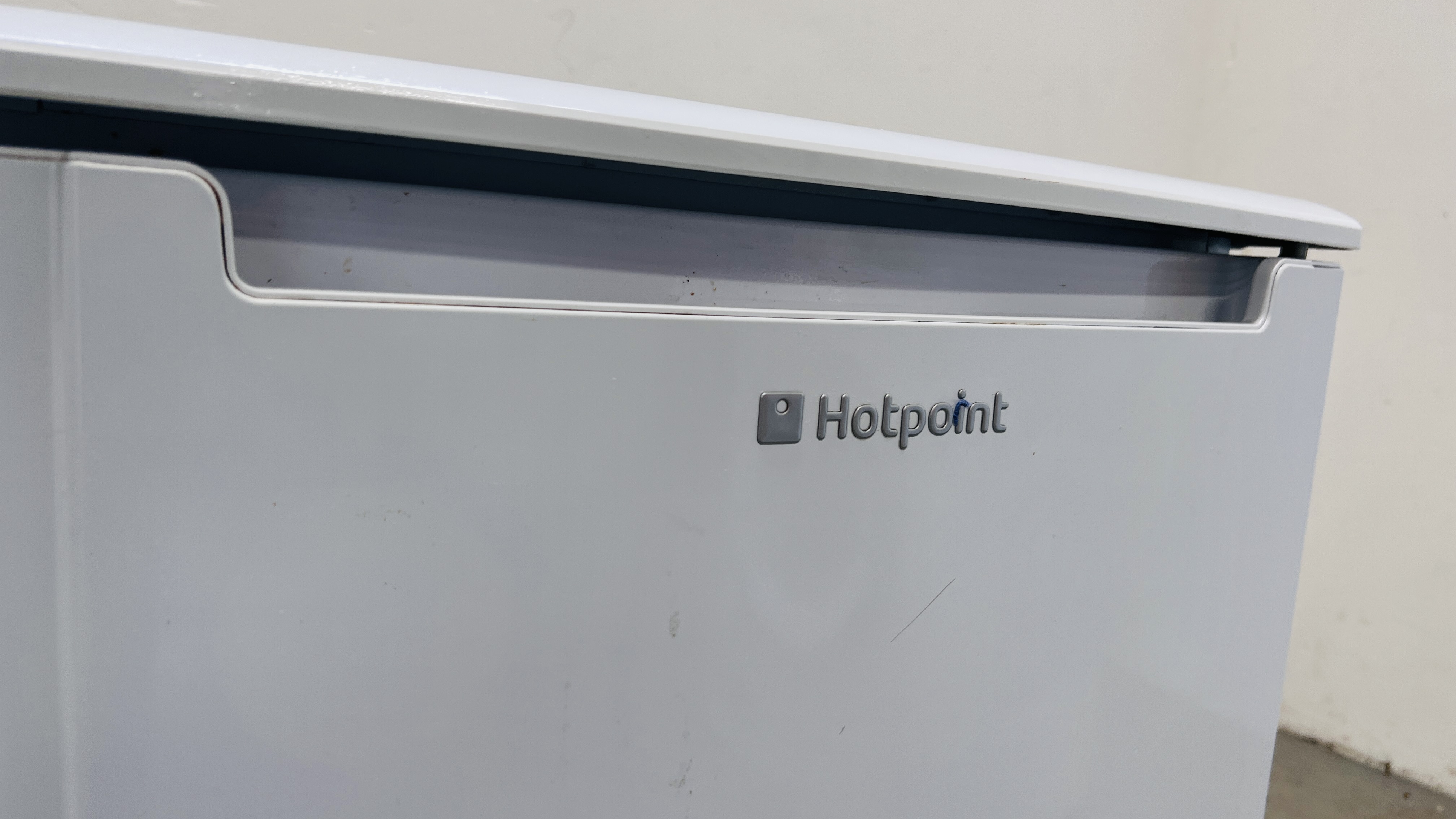 A HOTPOINT UNDER COUNTER FREEZER - SOLD AS SEEN. - Image 2 of 8