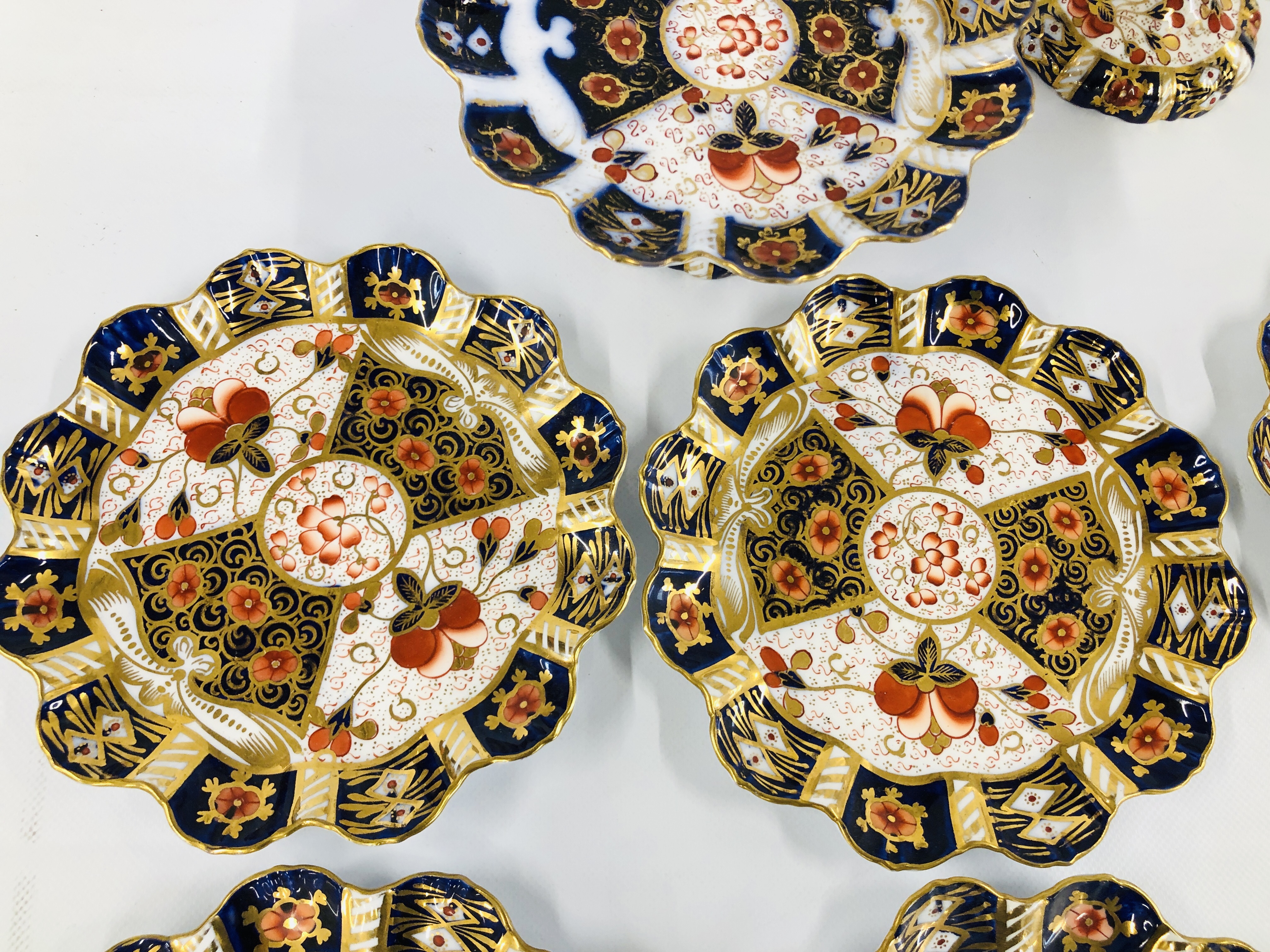 POINTON'S DESERT WARES DECORATED IN THE IMARI PALETTE TO CONSIST OF TWO GRADUATED TAZA'S, - Image 9 of 11