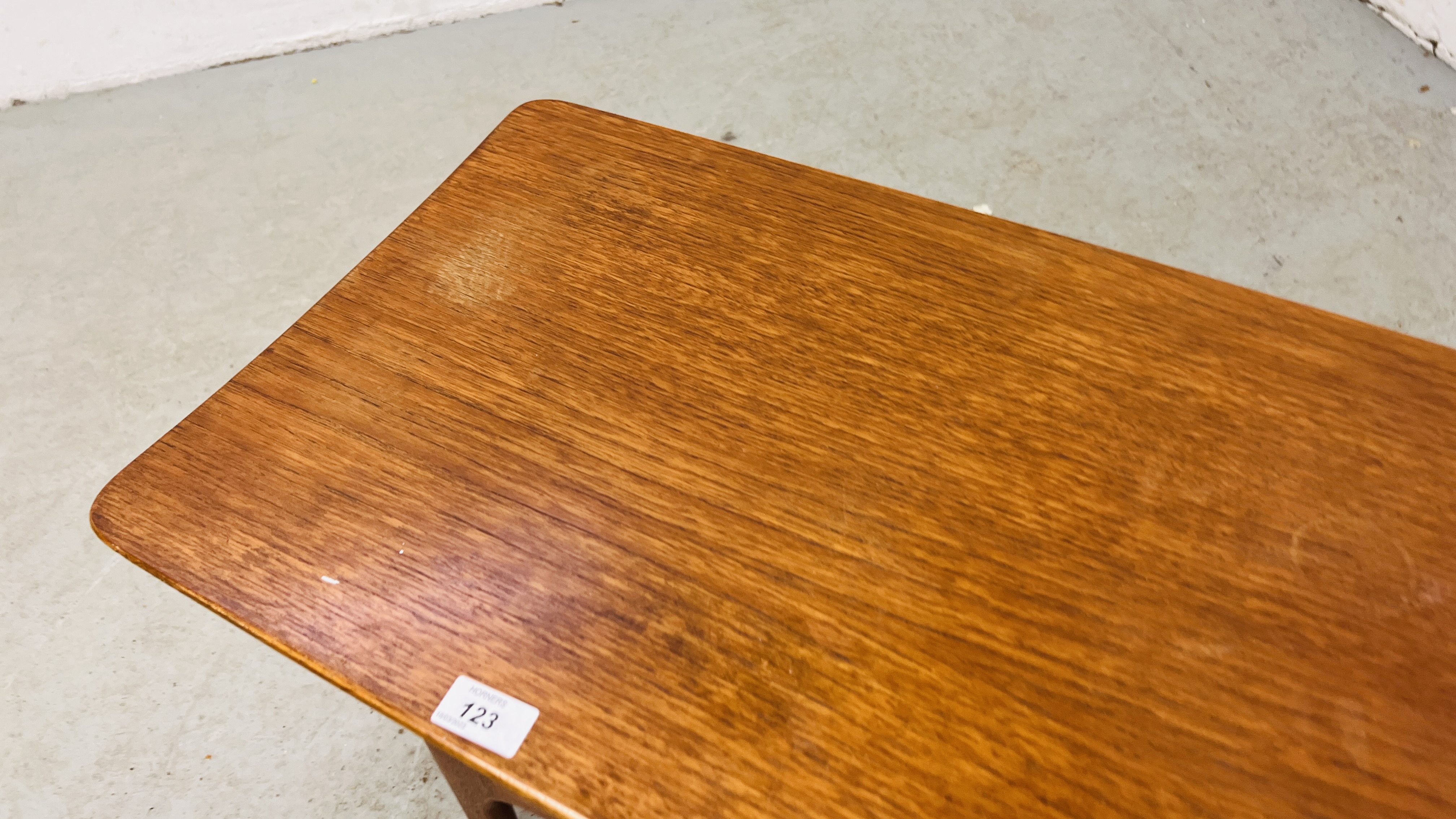 A RETRO TEAK TWO TIER COFFEE TABLE. - Image 7 of 7