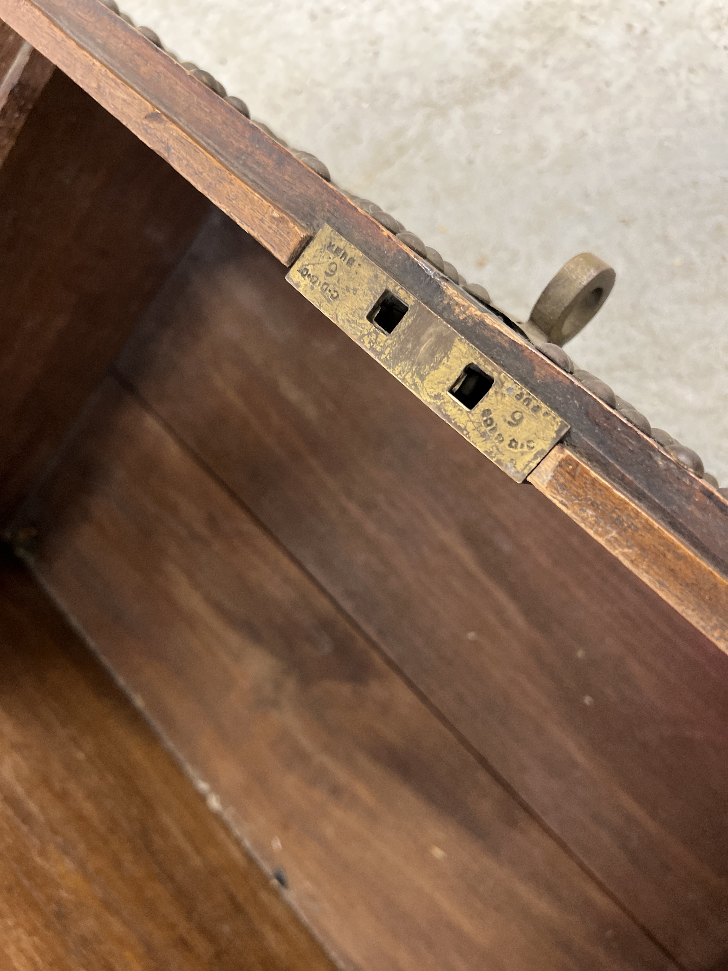 A VINTAGE HARDWOOD TRUNK WITH STUDDED DETAIL LENGTH 75CM. DEPTH 44CM. HEIGHT 43CM. - Image 11 of 11