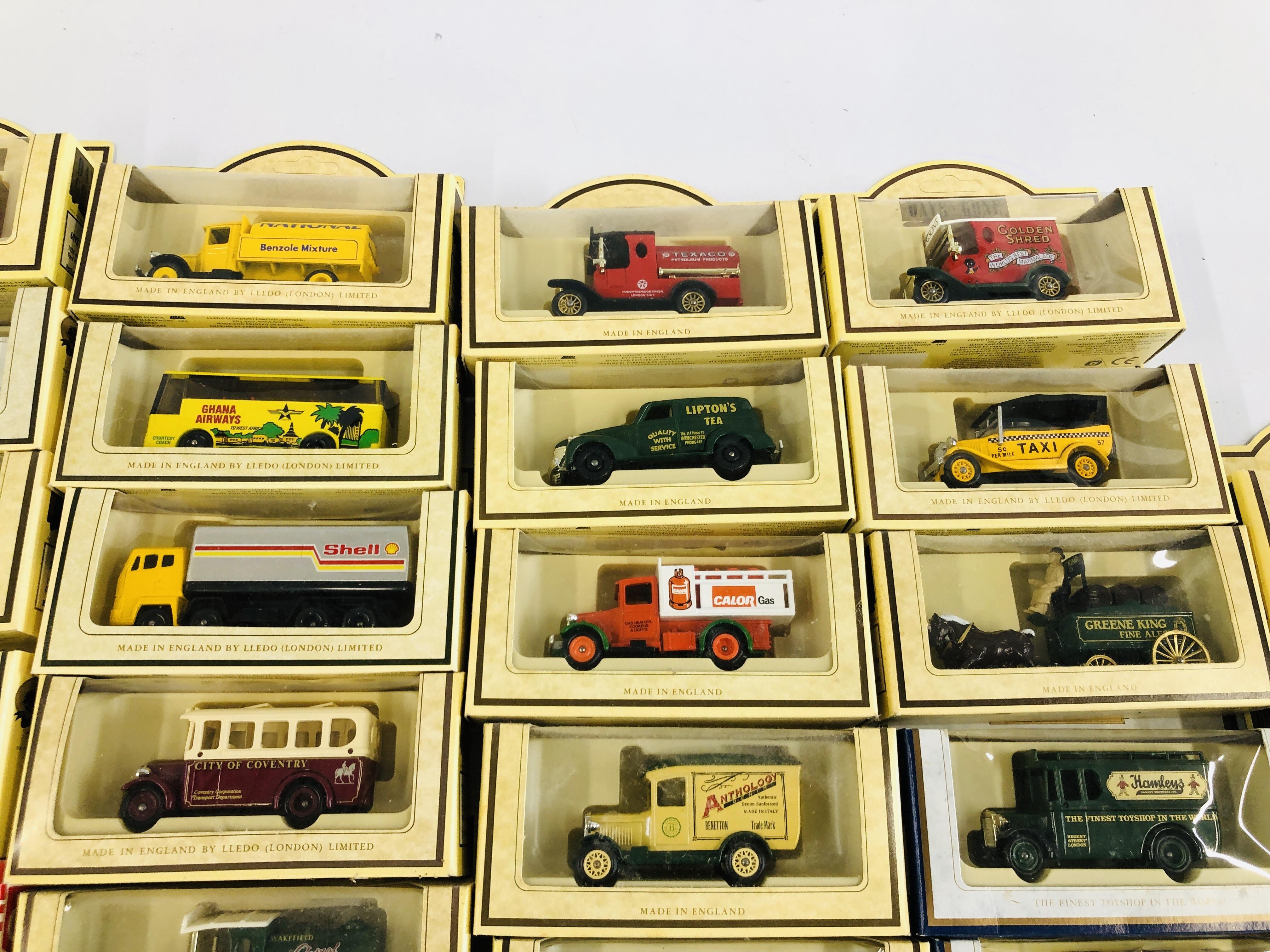 BOX OF DI-CAST MODEL VEHICLES TO INCLUDE BOXED LLEDO EXAMPLES ETC. - Image 3 of 6