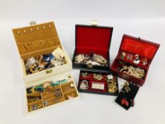 THREE JEWELLERY BOXES WITH A QUANTITY OF COSTUME JEWELLERY TO INCLUDE GOLDTONE BROOCHES, ETC.