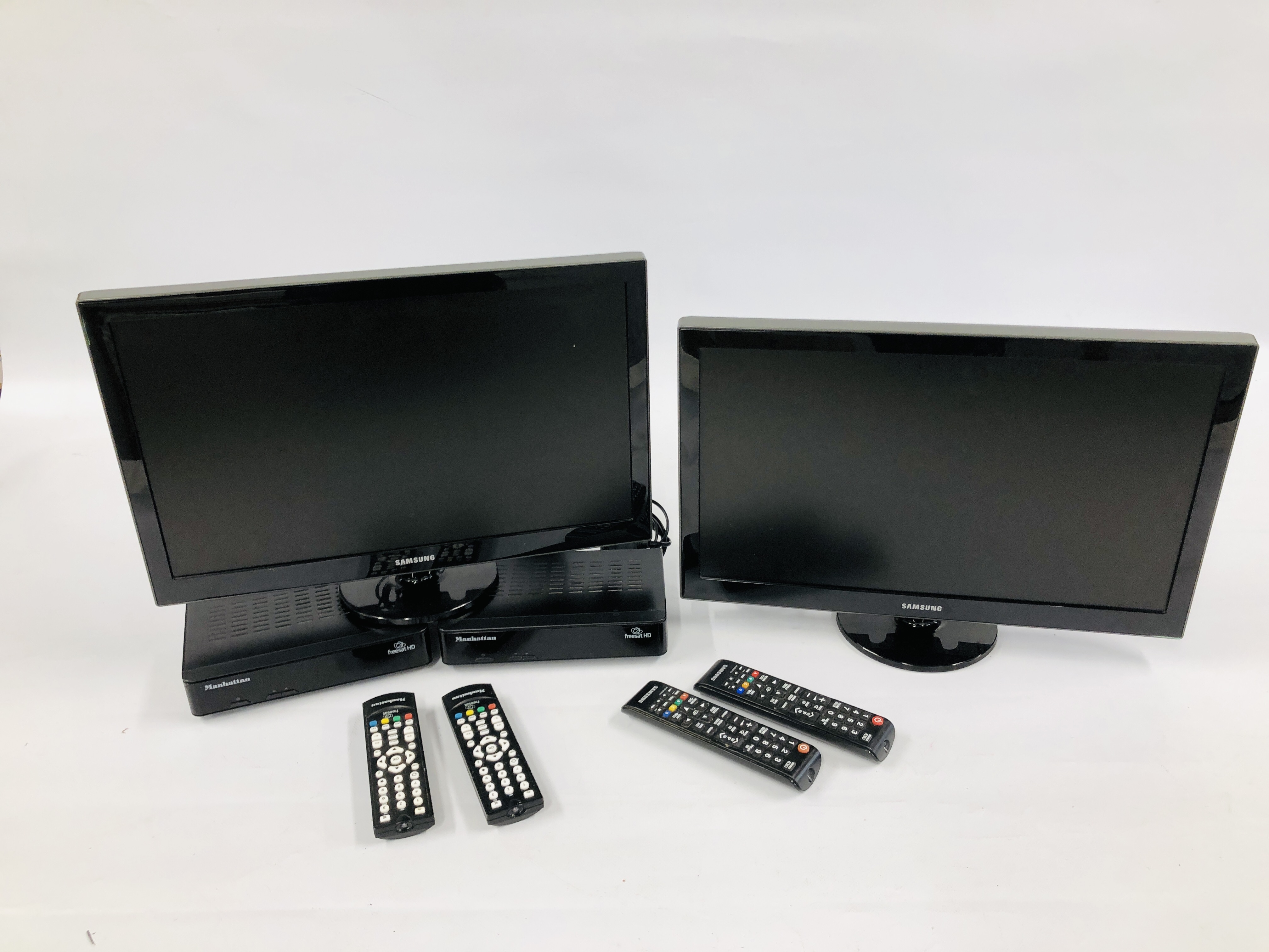 TWO SAMSUNG 19 INCH TELEVISIONS MODEL UE19F4000AW AND REMOTES ALONG WITH TWO MANHATTAN FREESAT