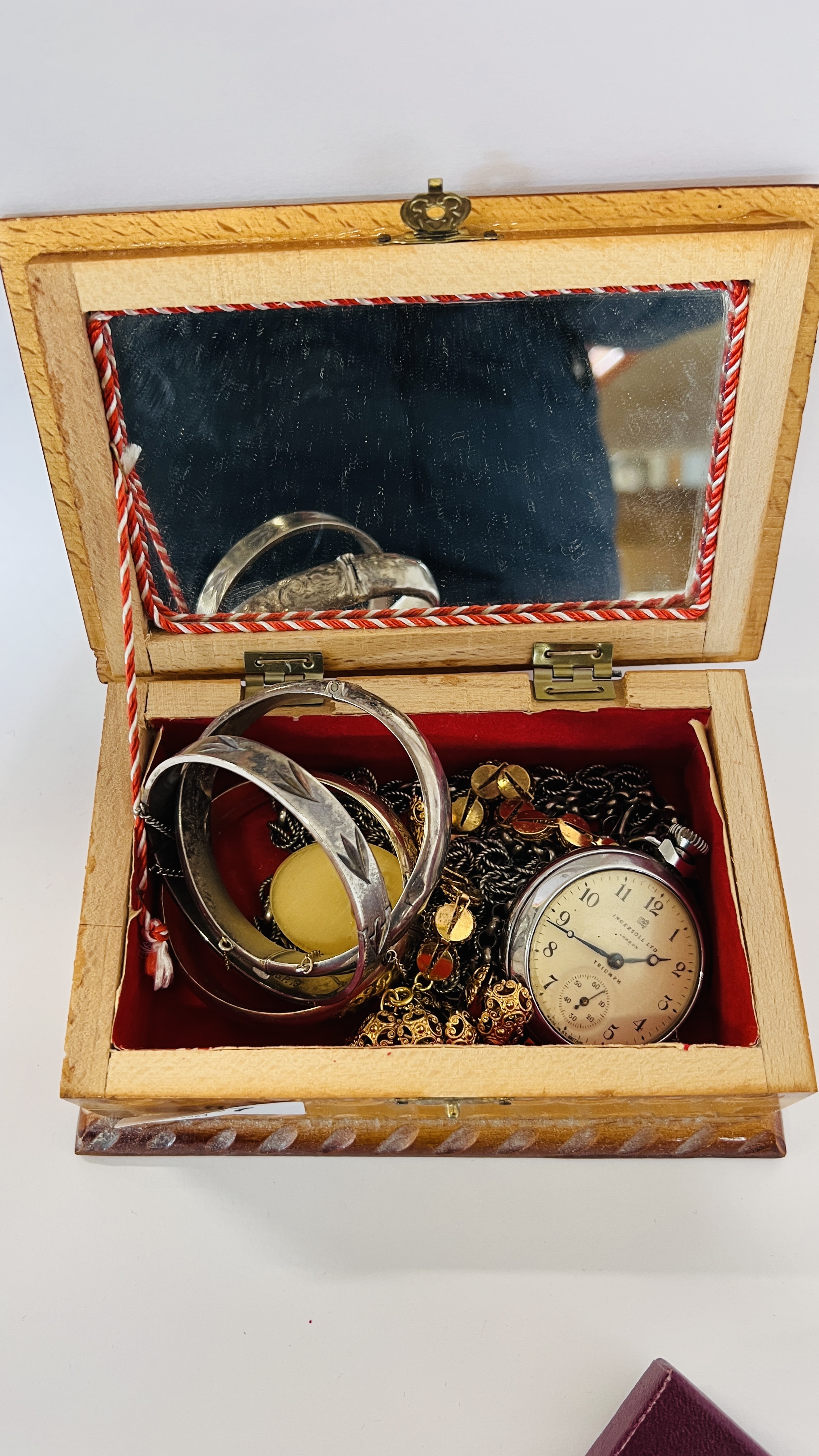 JEWELLERY BOX & CONTENTS TO INCLUDE VINTAGE SILVER HINGED BANGLES, INGERSOLL TRIUMPH POCKET WATCH,