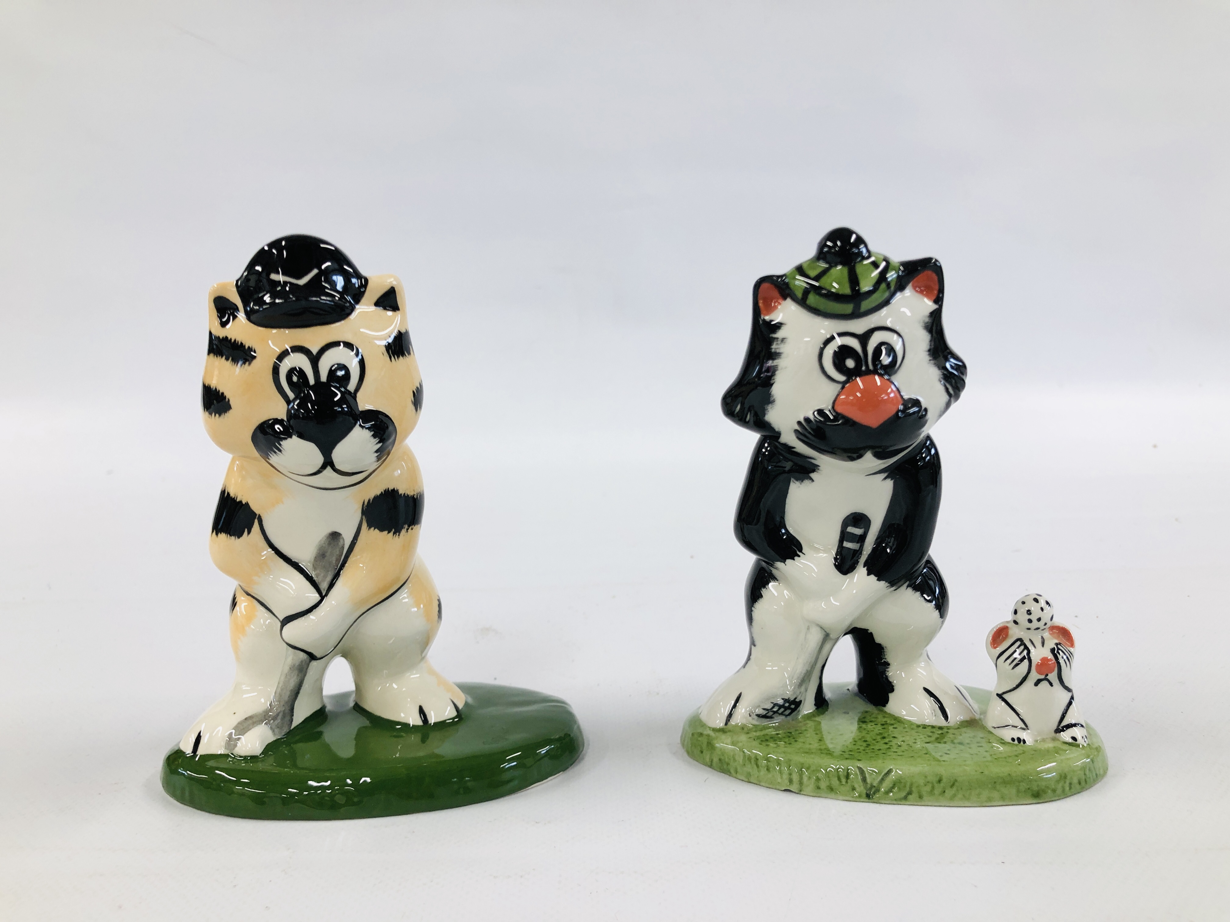 TWO LORNA BAILEY GOLFING CAT FIGURES TO INCLUDE TIGER (HEIGHT 14CM.) AND TOM AND JERRY (HEIGHT 14CM.