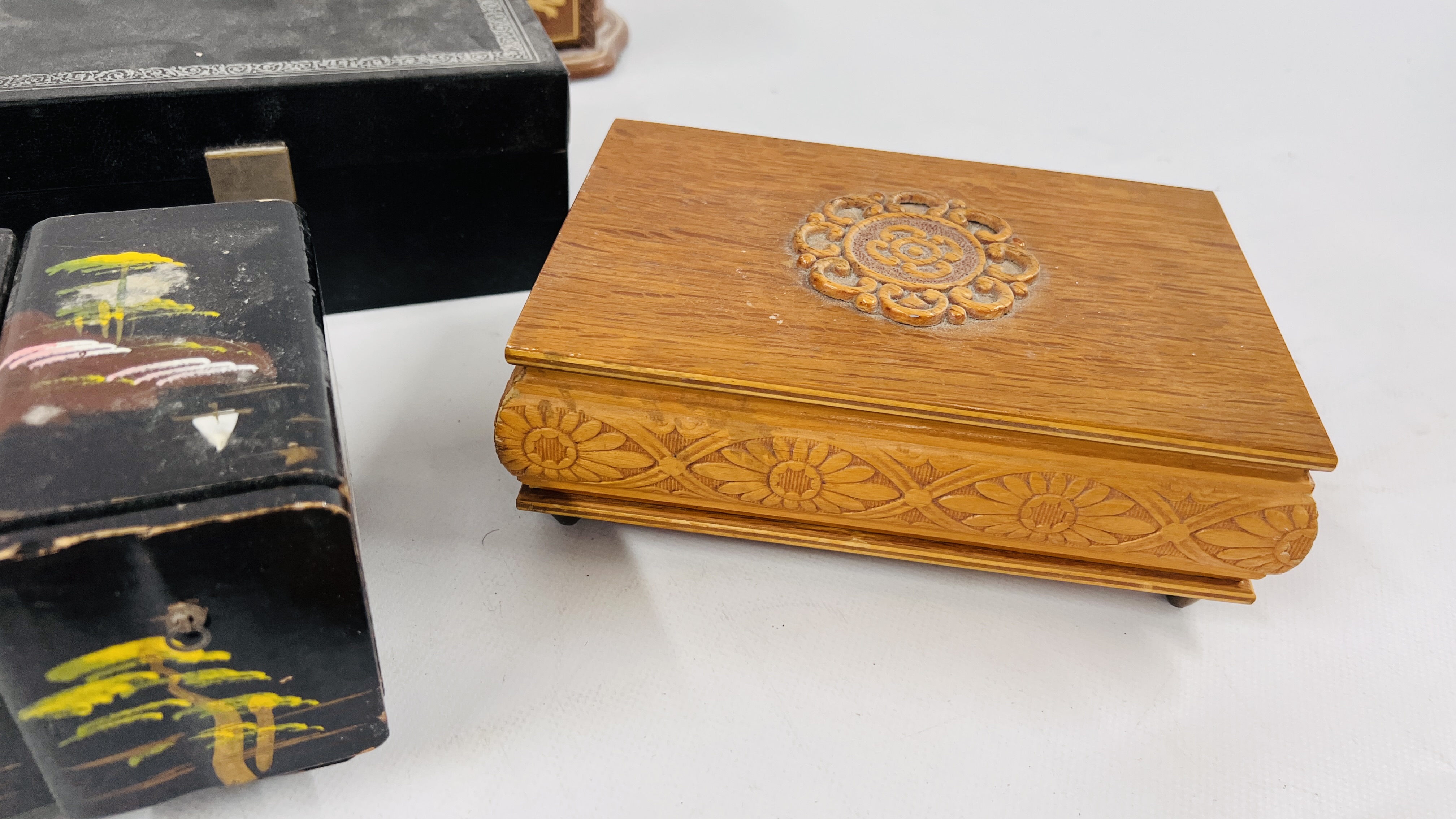 7 X ASSORTED JEWELLERY BOXES TO INCLUDE ORIENTAL LACQUERED EXAMPLES. - Image 3 of 7