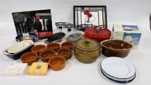 TWO BOXES OF ASSORTED KITCHENALIA TO INCLUDE COMMICHER TWO HANDLED CASSEROLE DISH,