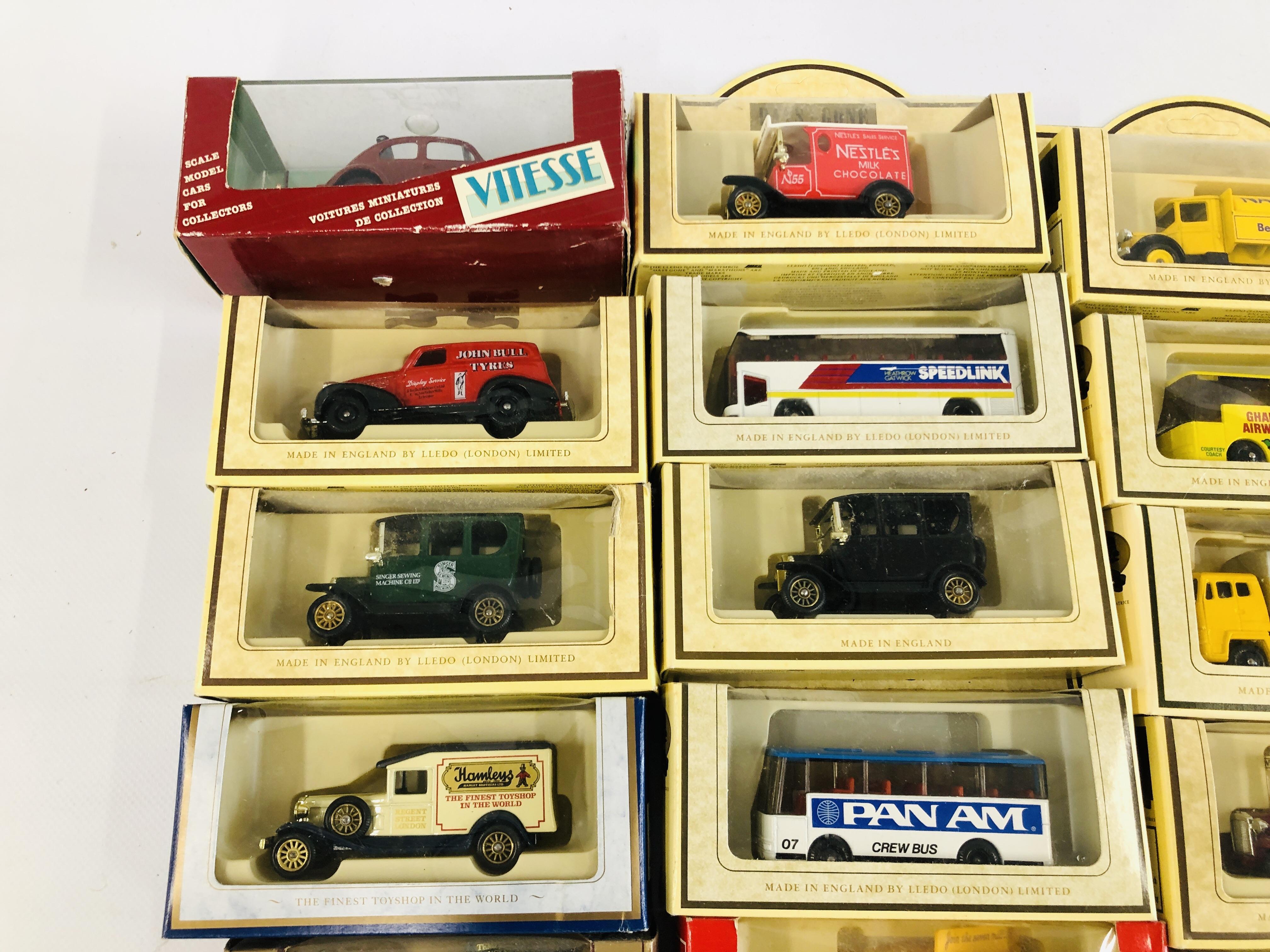 BOX OF DI-CAST MODEL VEHICLES TO INCLUDE BOXED LLEDO EXAMPLES ETC. - Image 2 of 6
