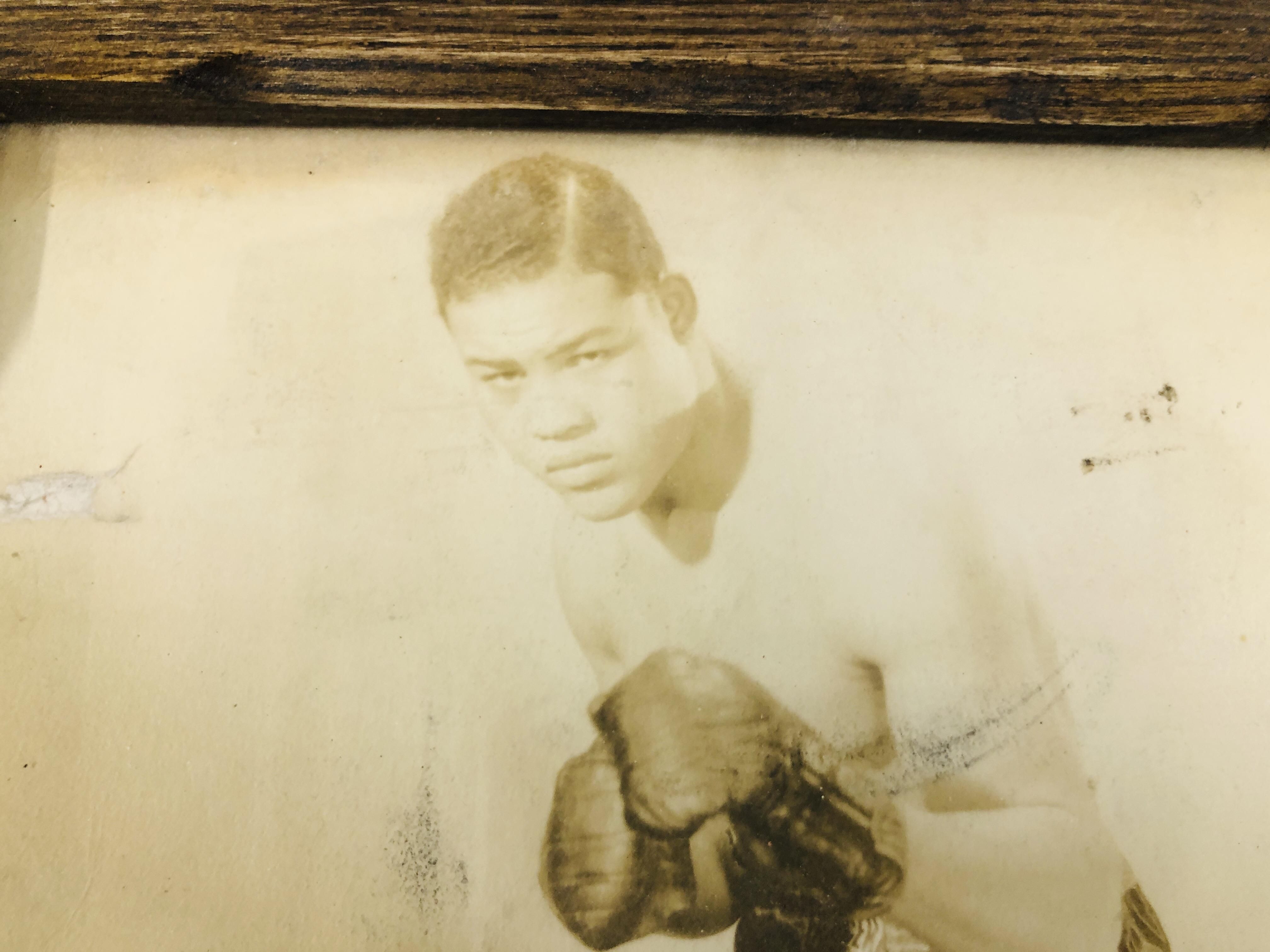 SIGNED VINTAGE PHOTOGRAPH BEARING SIGNATURE "JOE LOUIS" YOURS TRULY, H 22CM X W 16.5CM. - Image 3 of 5