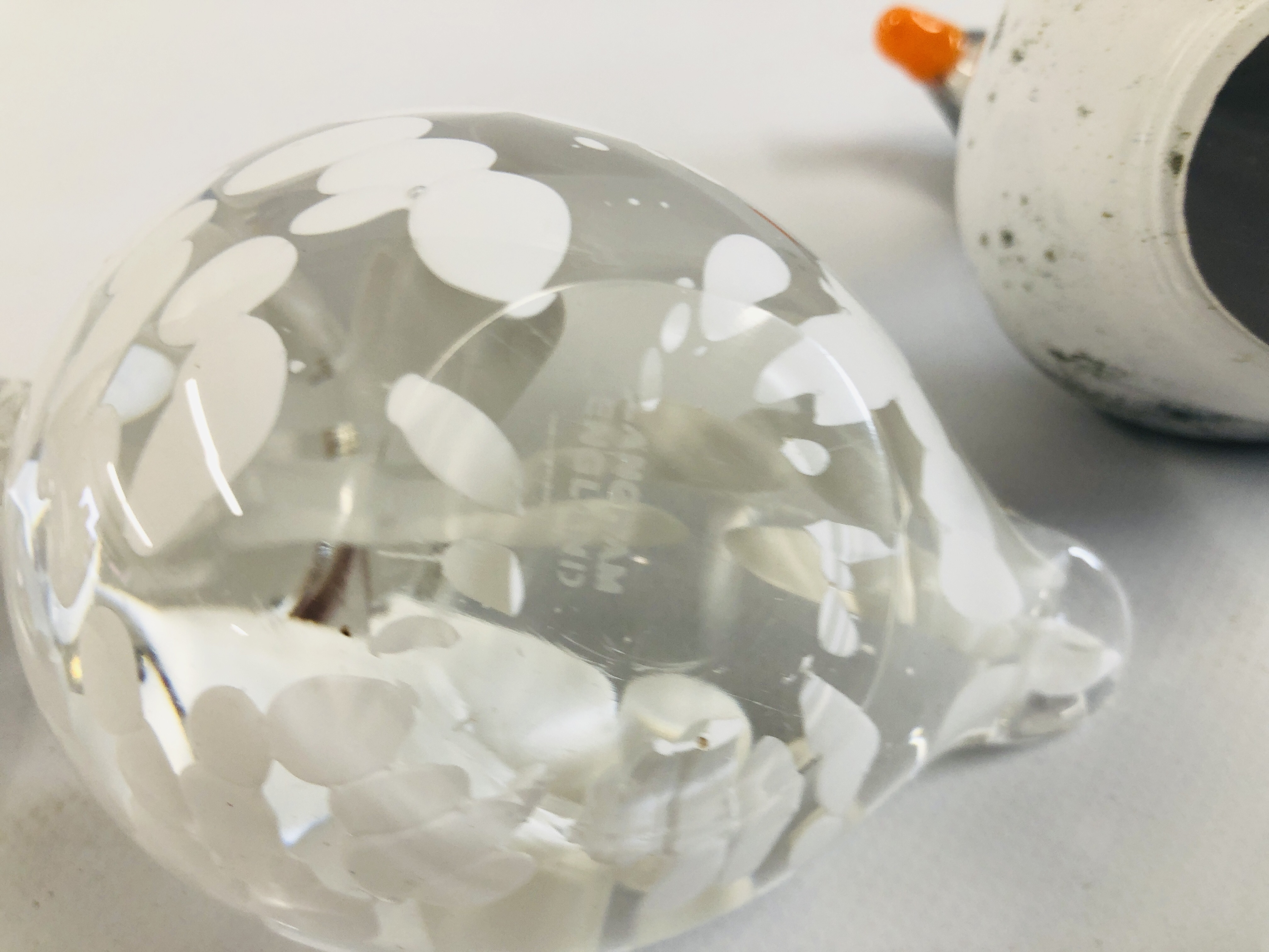 4 ART GLASS PAPER WEIGHTS TO INCLUDE 3 X LANGHAM. - Image 5 of 5
