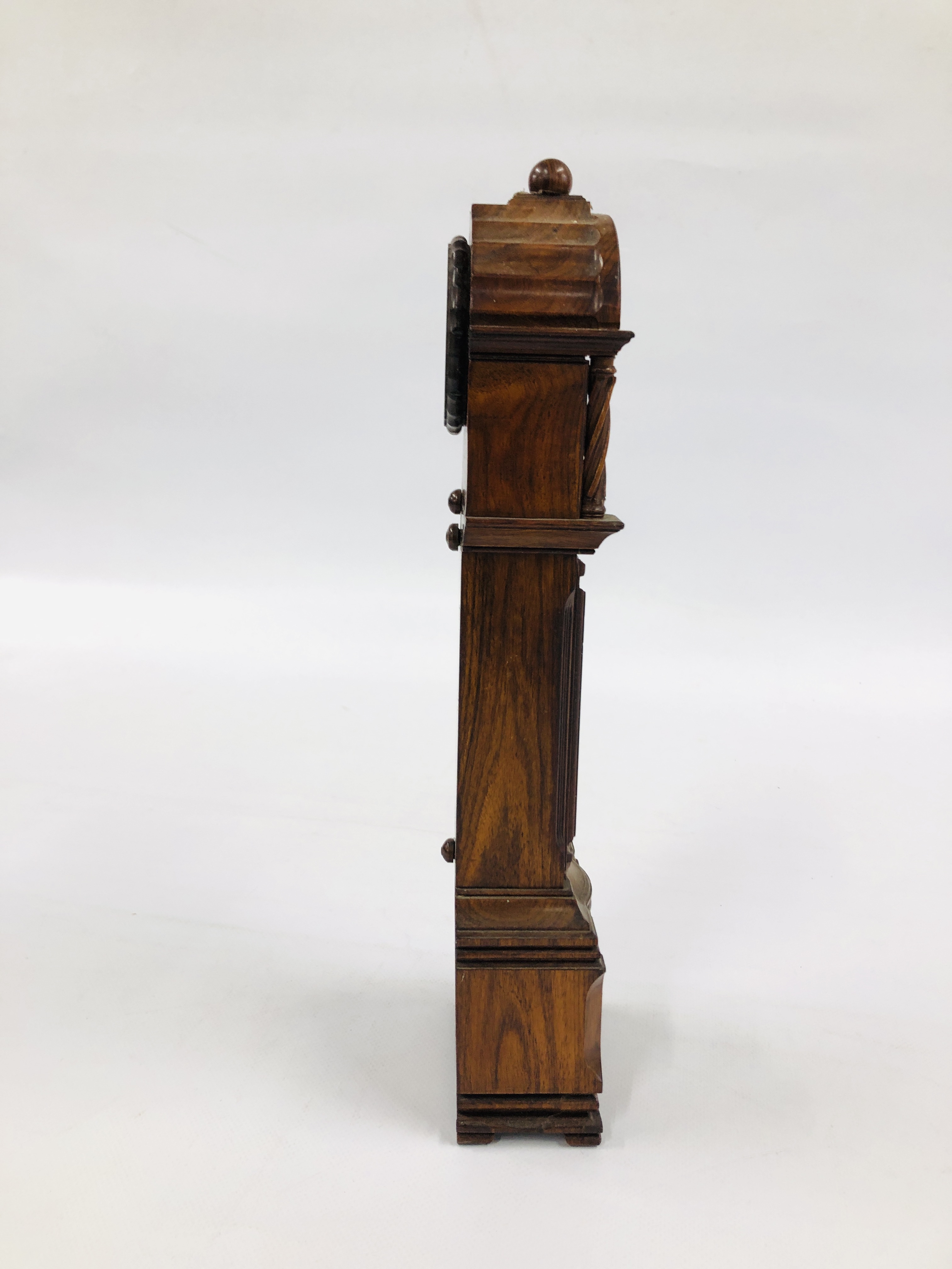 A MINIATURE HARDWOOD REPLICA GRANDFATHER CLOCK, H 34CM. - Image 7 of 7