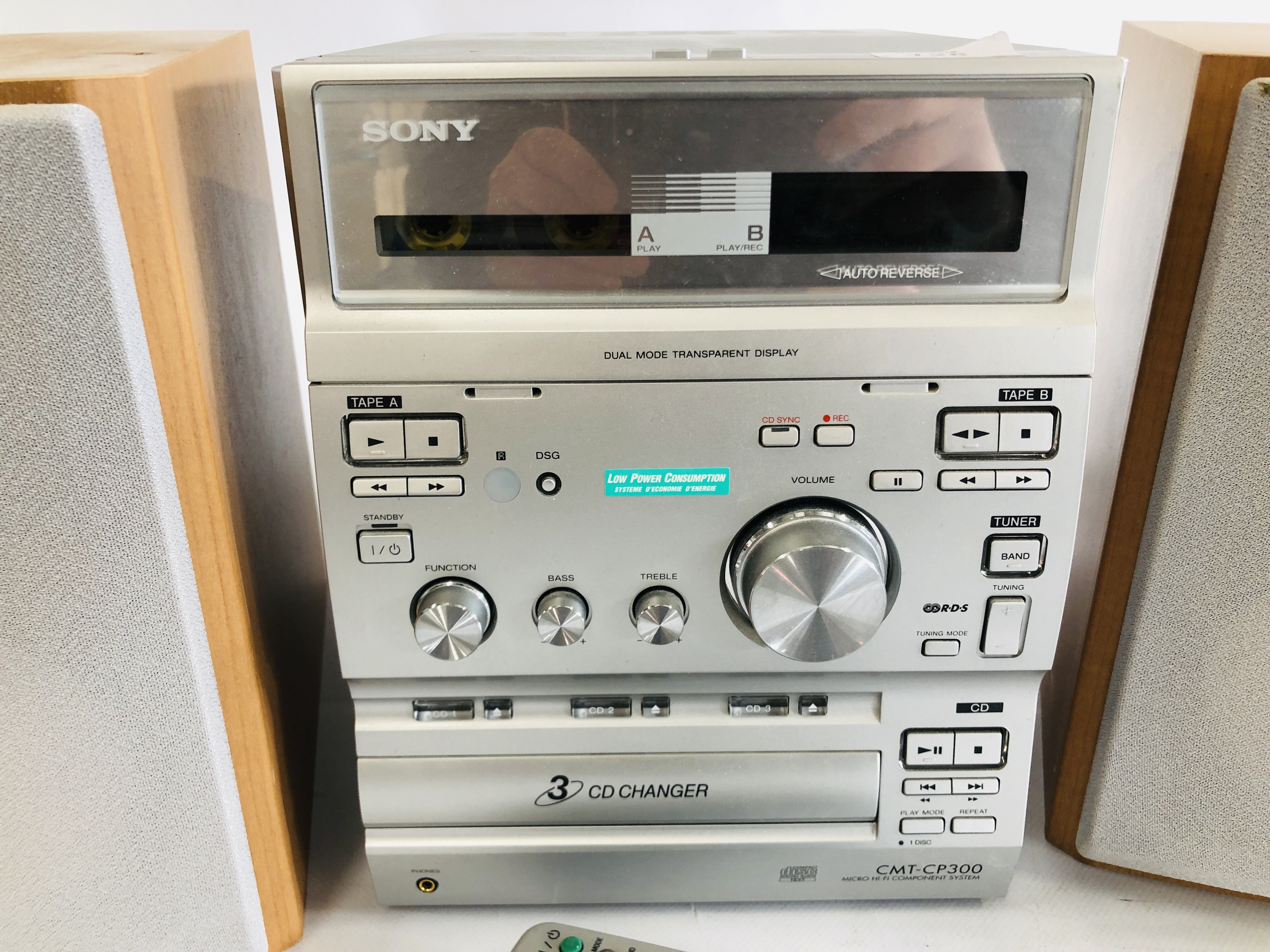 A SONY HIFI SYSTEM WITH SPEAKERS. MODEL CMT-CP300 - SOLD AS SEEN. - Image 2 of 4