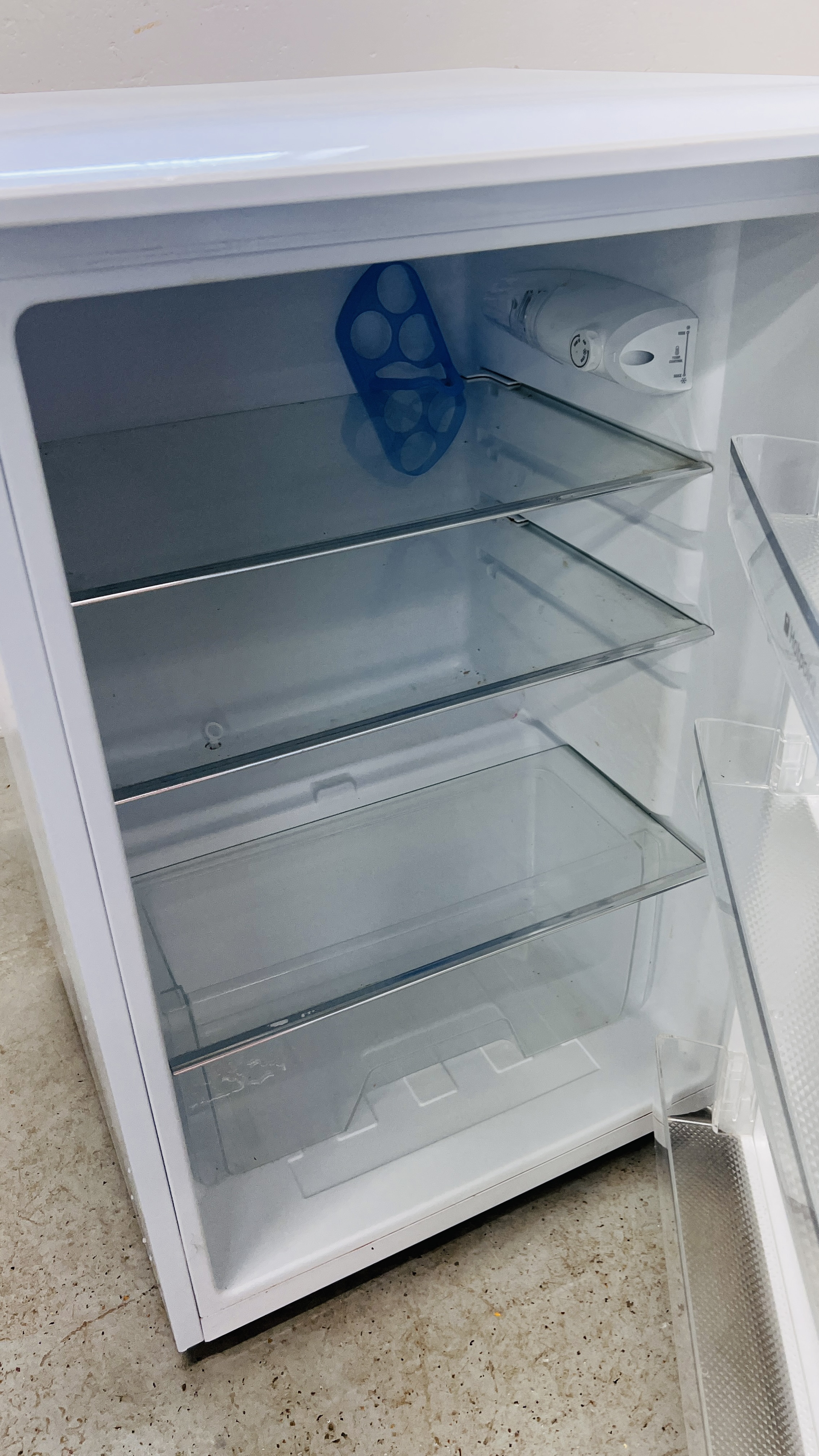 A HOTPOINT UNDER COUNTER FREEZER - SOLD AS SEEN. - Image 3 of 8