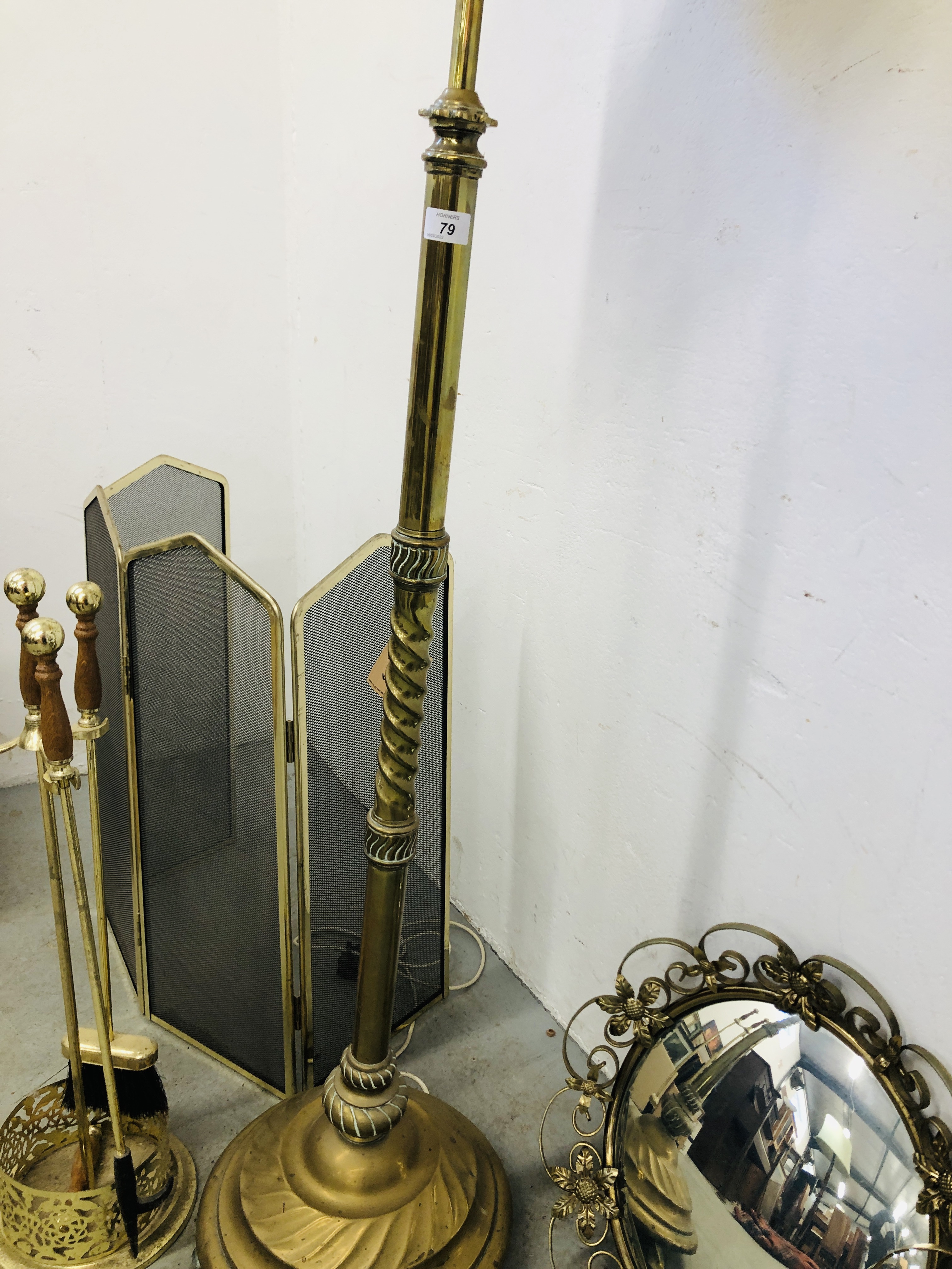 A GROUP OF BRASS WARE TO INCLUDE A MAGAZINE RACK, FIRE SCREEN, 2 ELABORATE MIRRORS, - Image 5 of 6