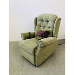 A MODERN GREEN UPHOLSTERED ELECTRIC RECLINER CHAIR - SOLD AS SEEN.