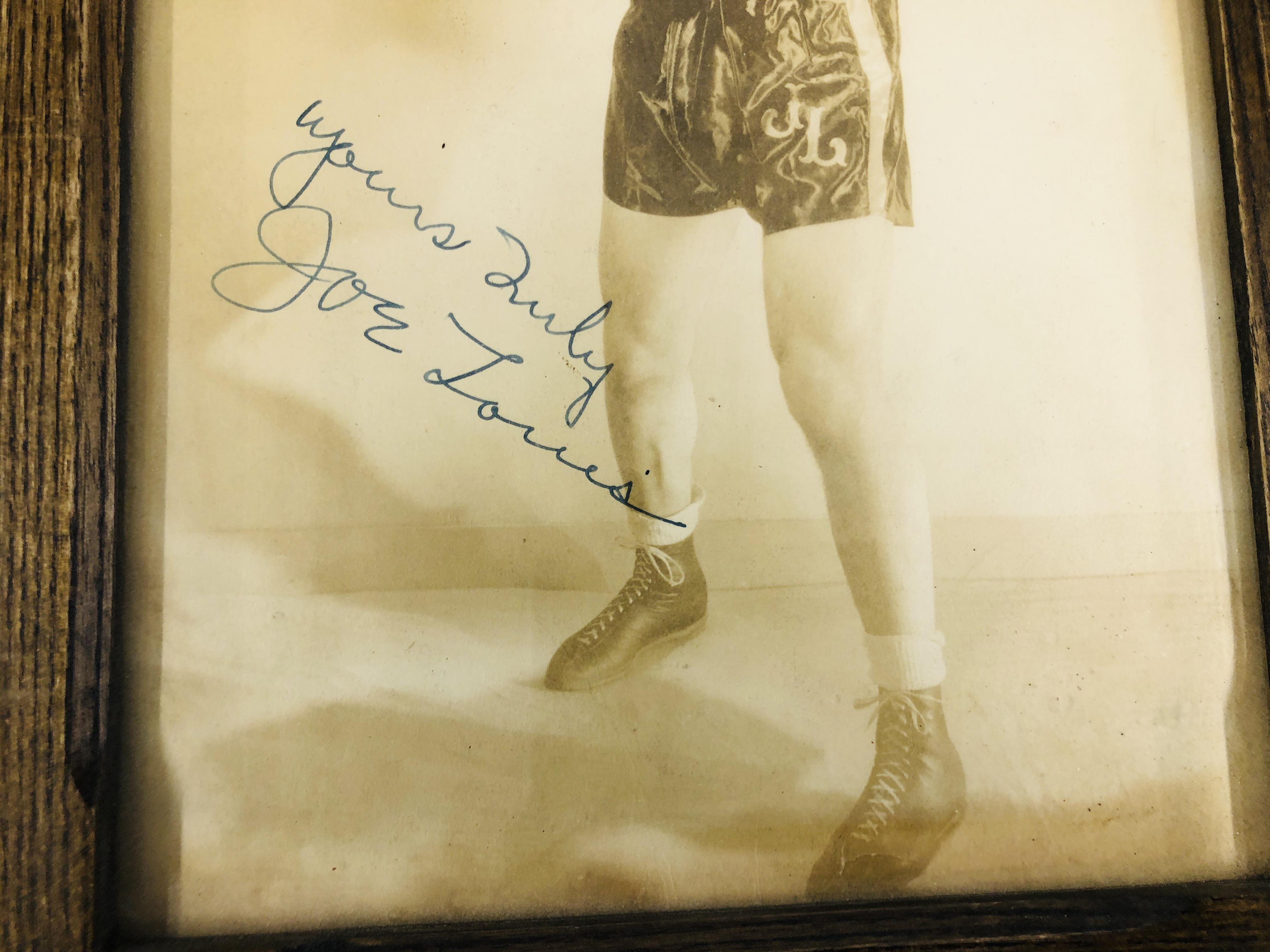 SIGNED VINTAGE PHOTOGRAPH BEARING SIGNATURE "JOE LOUIS" YOURS TRULY, H 22CM X W 16.5CM. - Image 4 of 5