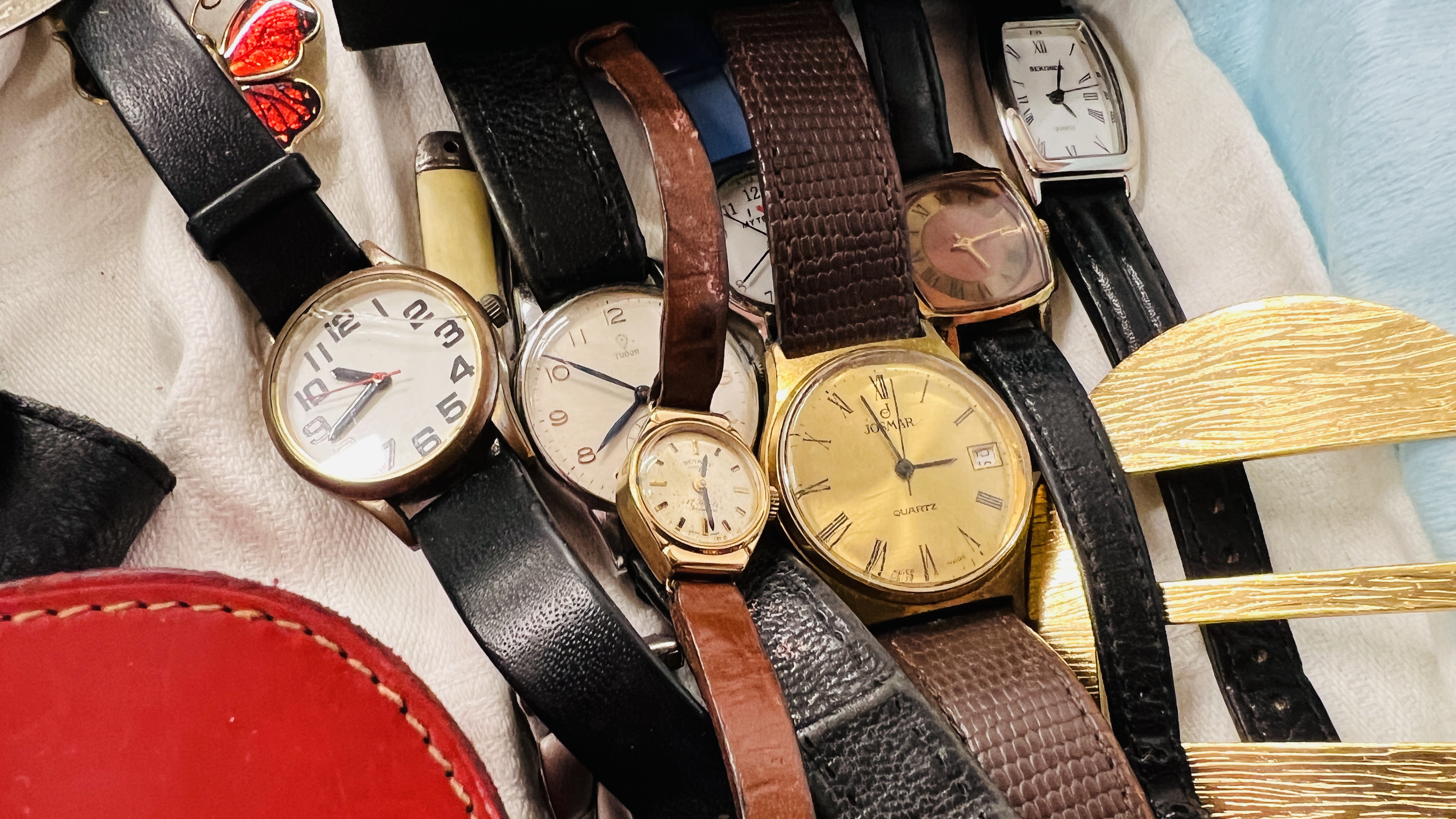 A GROUP OF ASSORTED MODERN AND VINTAGE WRIST WATCHES TO INCLUDE SEKONDA FOB WATCH, JOSMAR, - Image 2 of 6