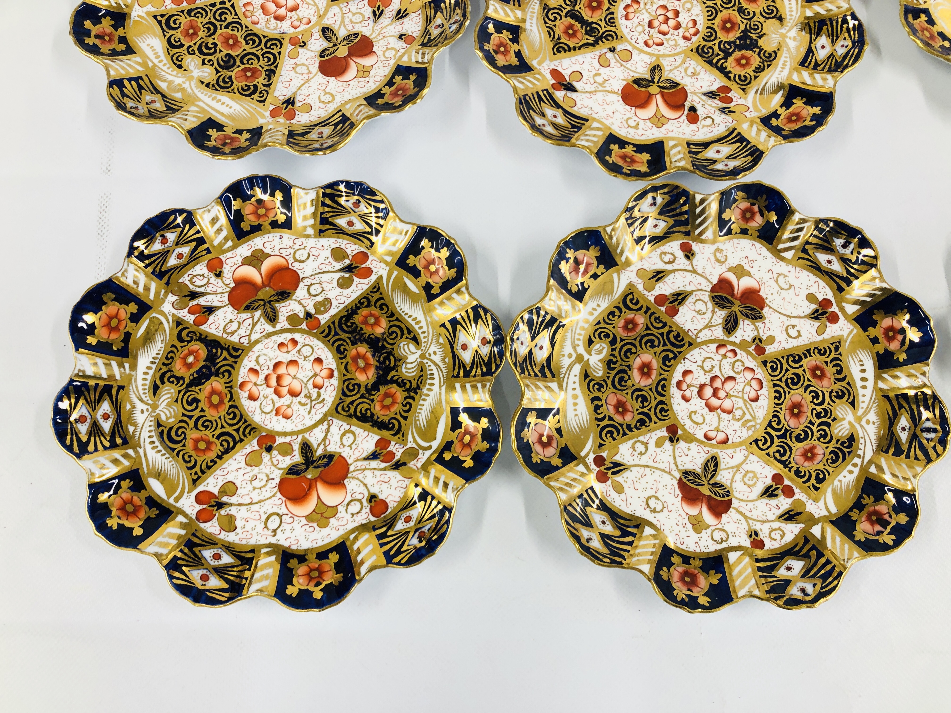 POINTON'S DESERT WARES DECORATED IN THE IMARI PALETTE TO CONSIST OF TWO GRADUATED TAZA'S, - Image 7 of 11